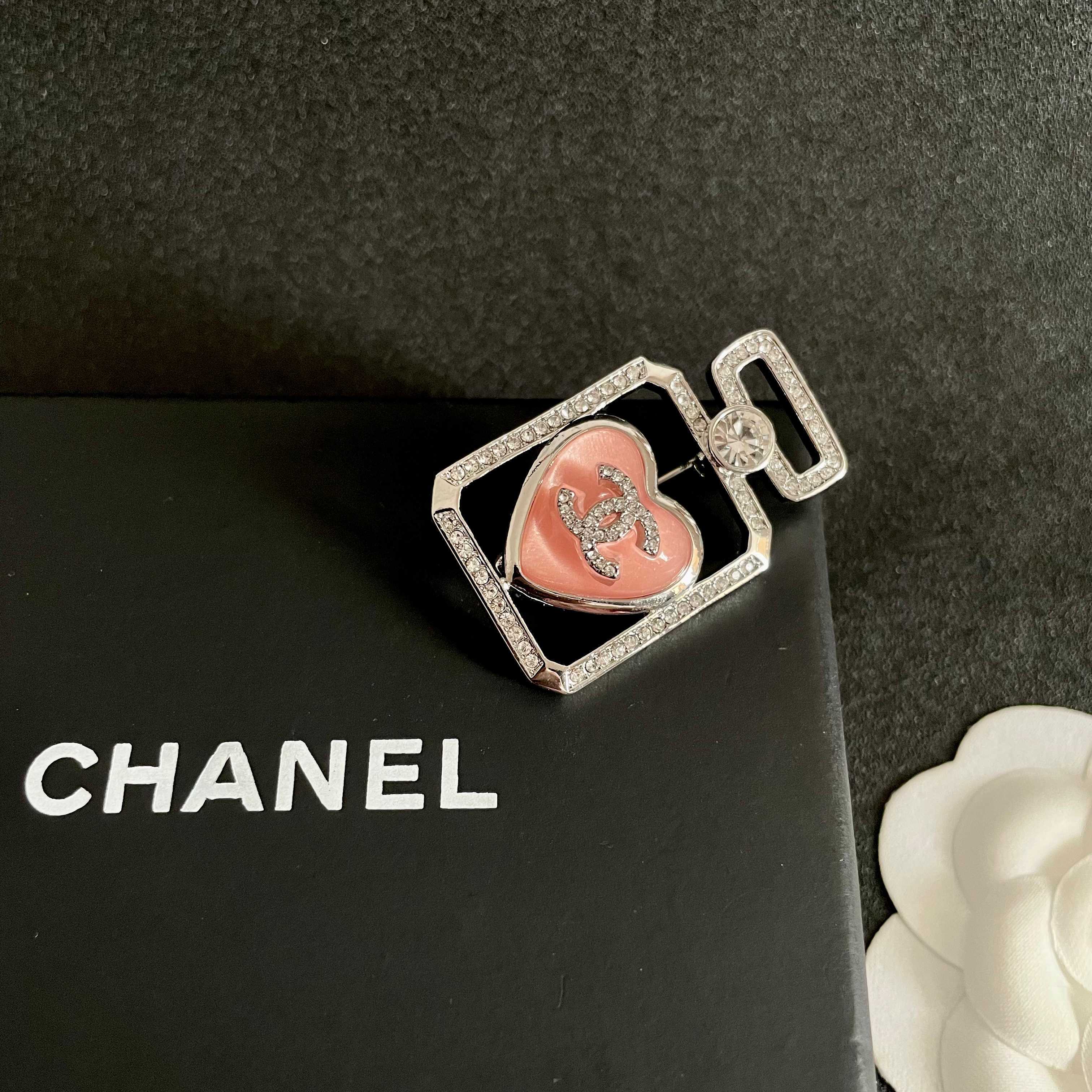 Chanel Perfume Bottle Heart CC Brooch brooch Silver-toned metal light pink enamel clear crystal accents 3 5cm x 2 2cm