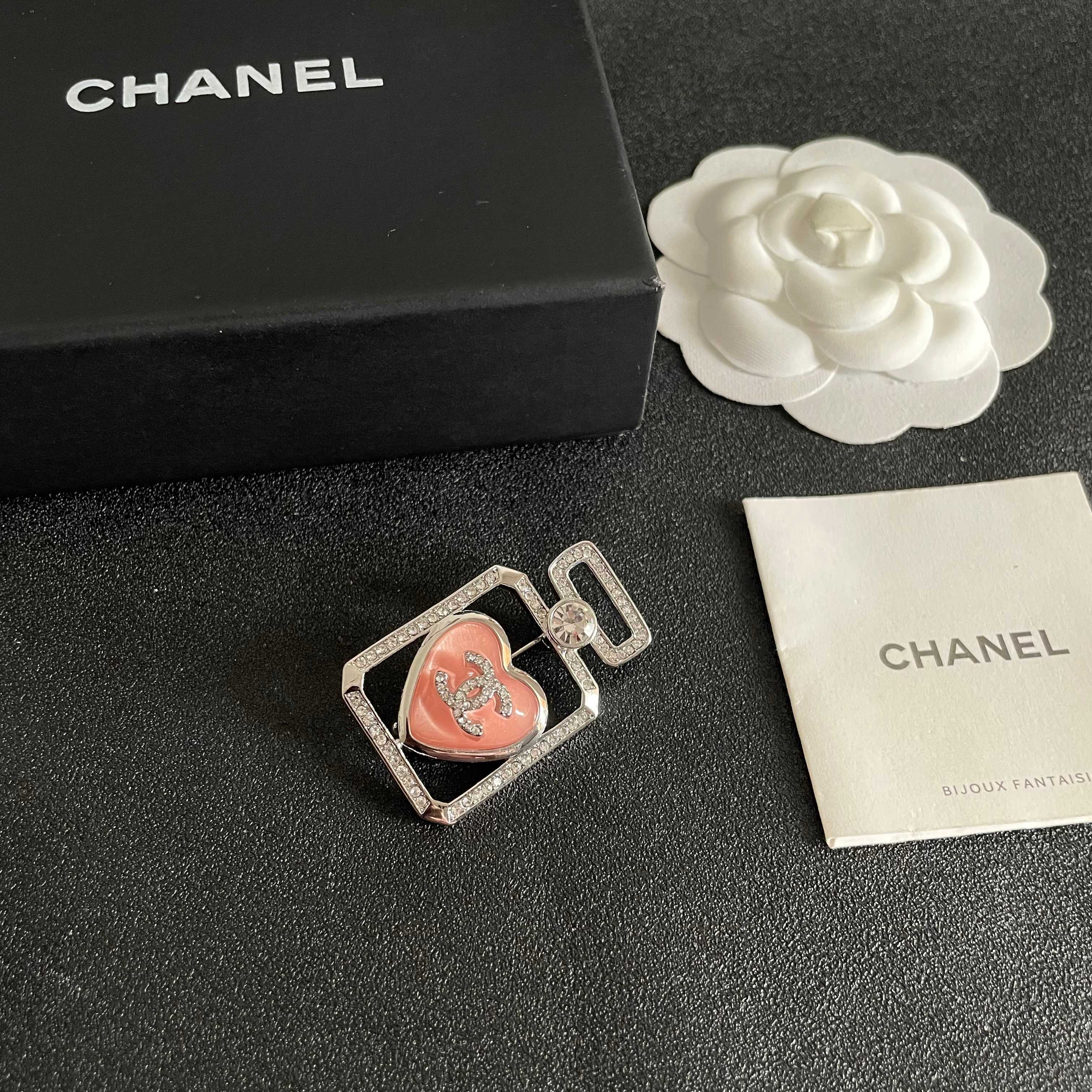 Chanel Perfume Bottle Heart CC Brooch brooch Silver-toned metal light pink enamel clear crystal accents 3 5cm x 2 2cm