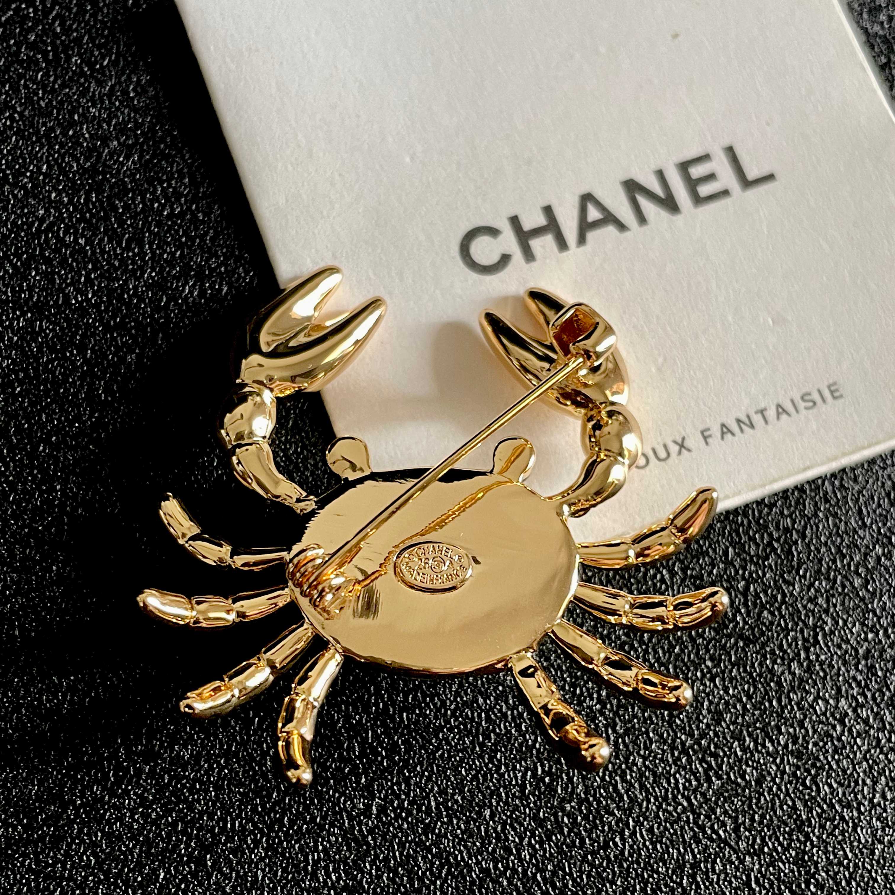 Chanel CC Crab Brooch brooch gold tone metal white faux pearl black enamel 3cm width