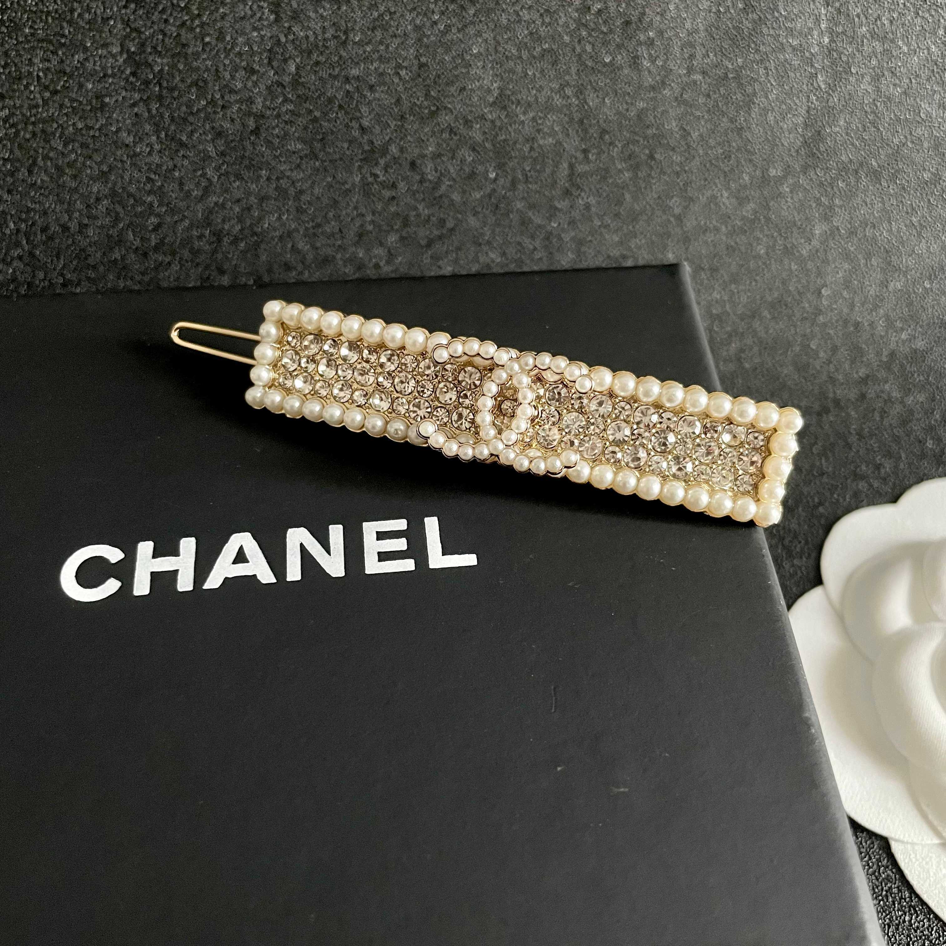 Chanel CC Logo Pearl Crystal Barrette brooch Gold-tone metal cream faux pearl clear crystal 6cm