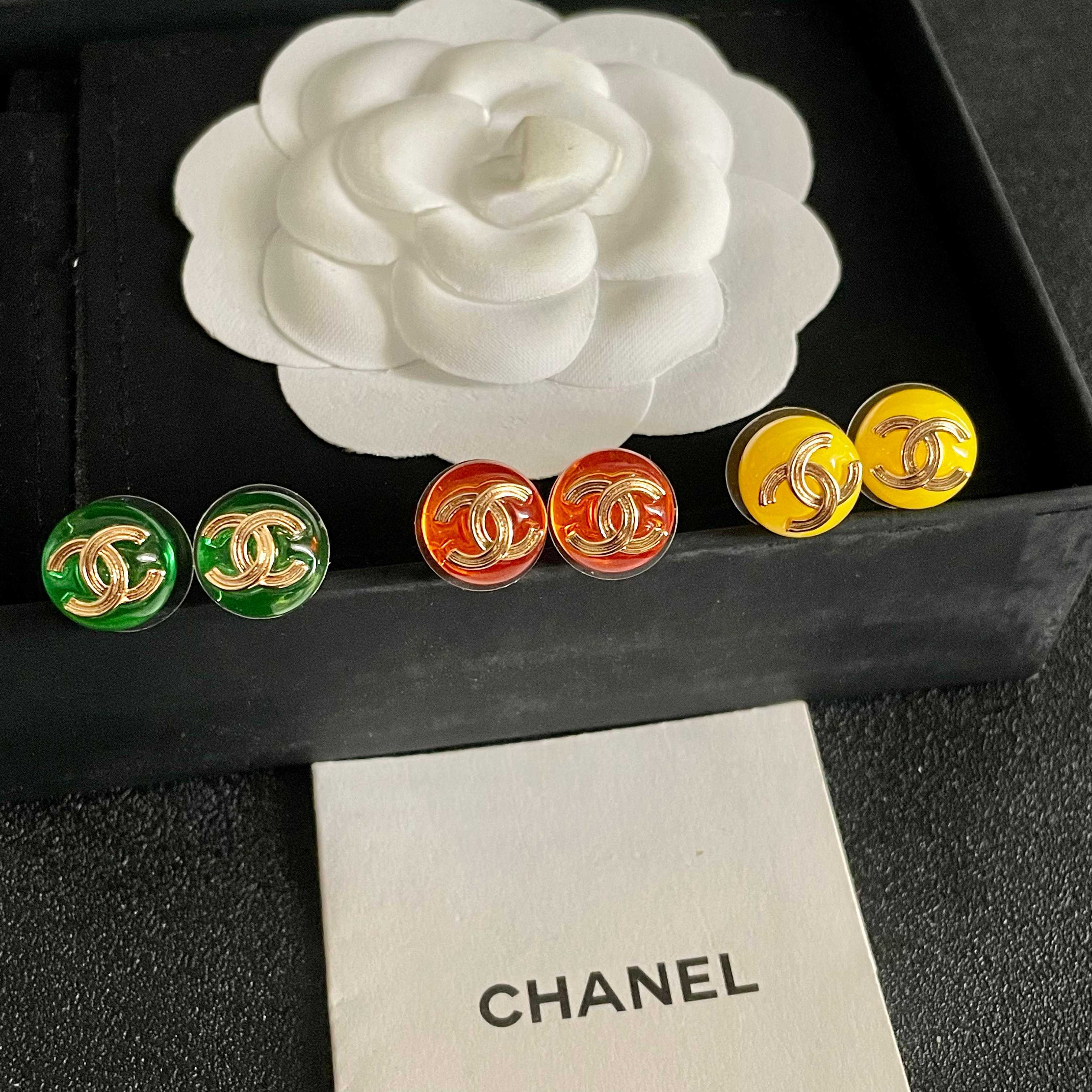 Chanel CC Logo Round Stud Earrings earrings gold-tone metal bright yellow resin 10mm diameter