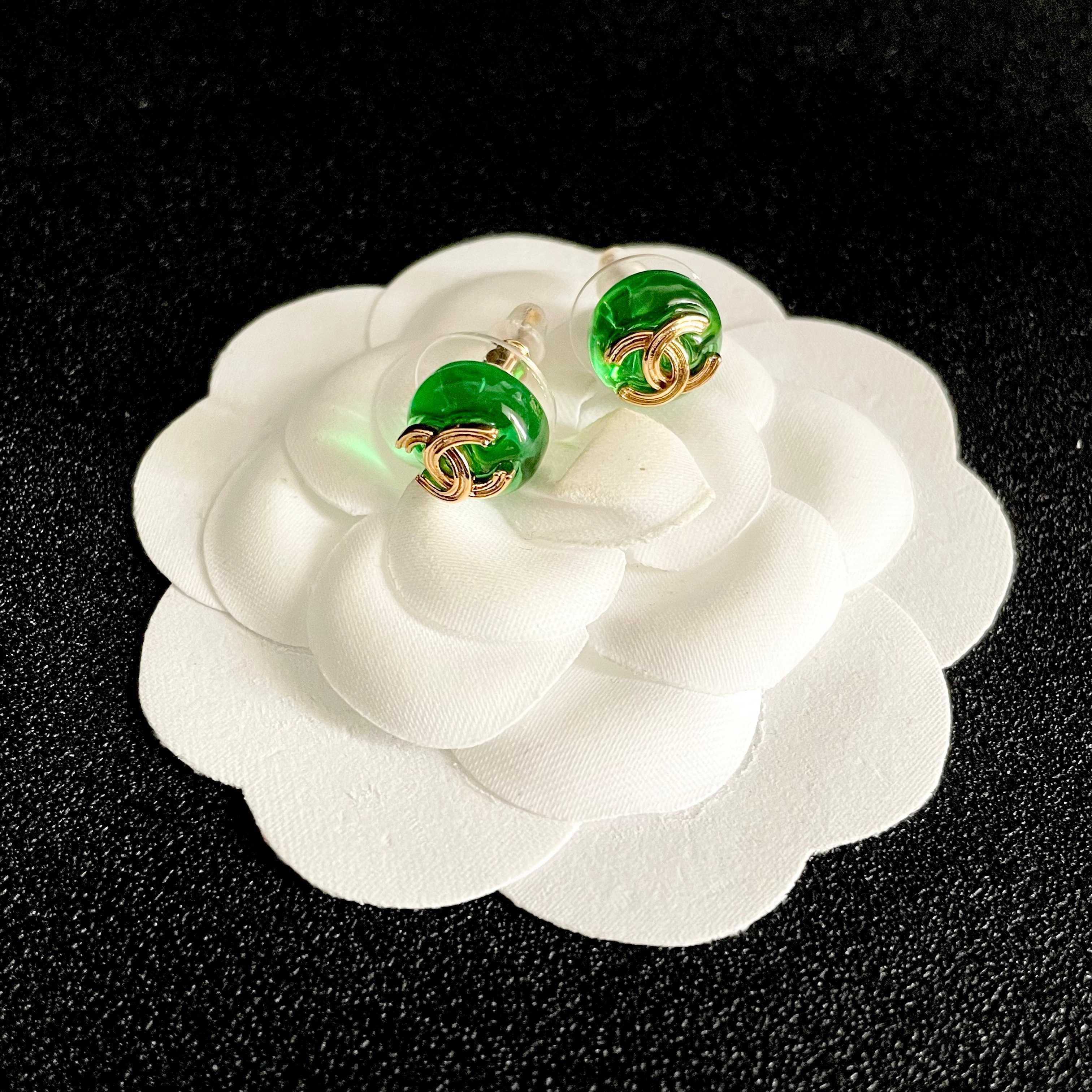 Chanel CC Logo Round Resin Stud Earrings earrings gold-tone metal translucent green resin 1 2cm diameter