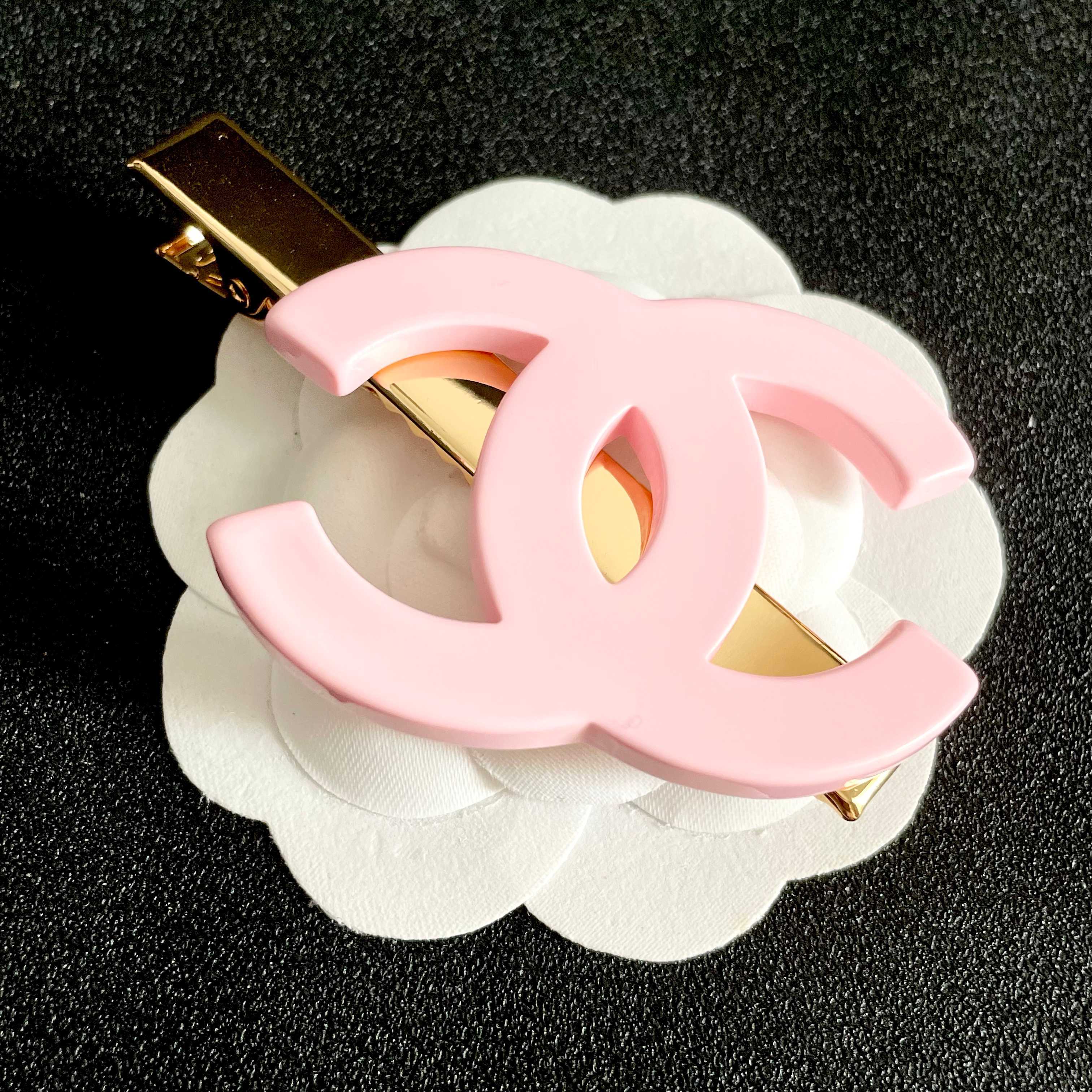 Chanel CC Logo Hair Clip brooch Gold-tone metal with light pink resin CC logo 6cm