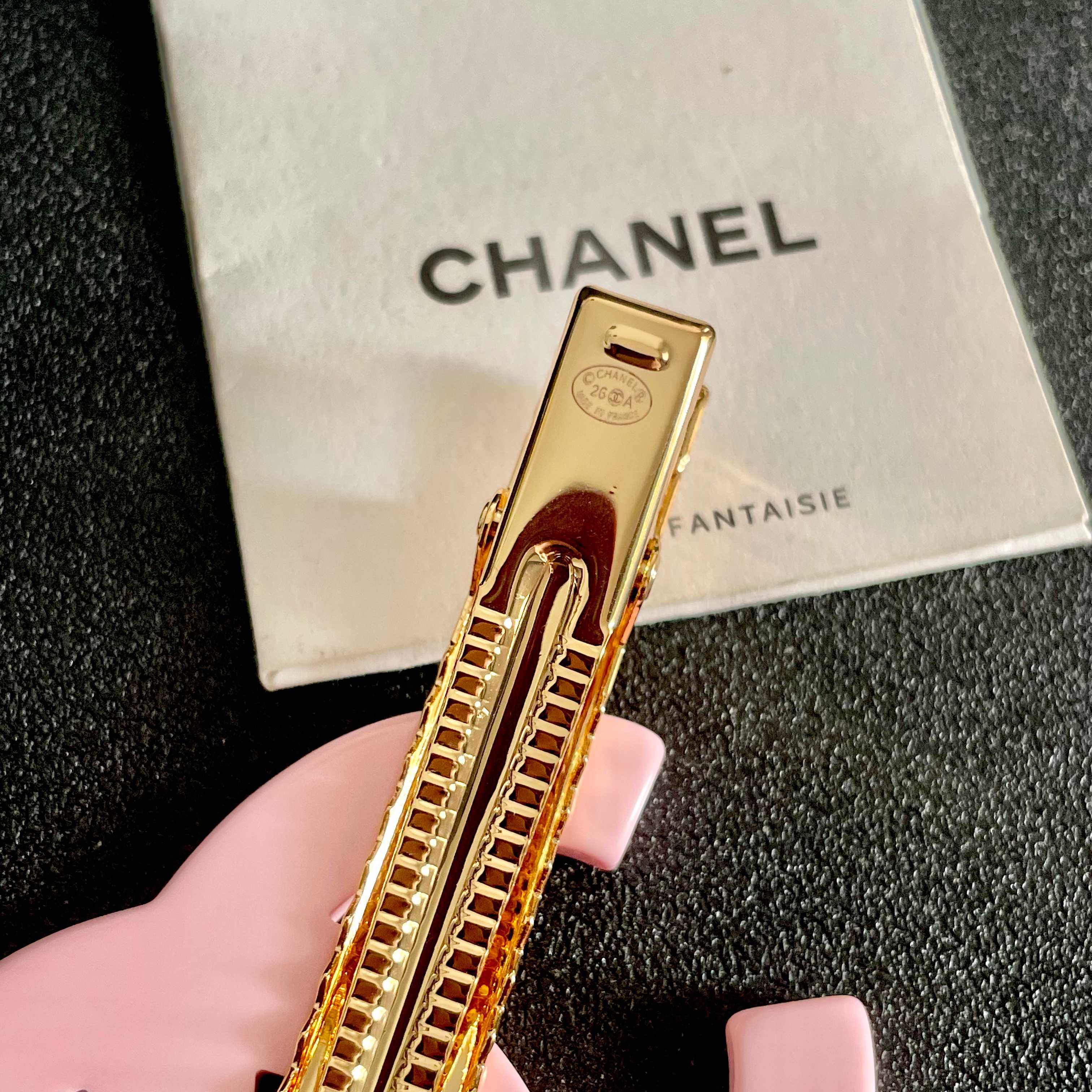 Chanel CC Logo Hair Clip brooch Gold-tone metal with light pink resin CC logo 6cm