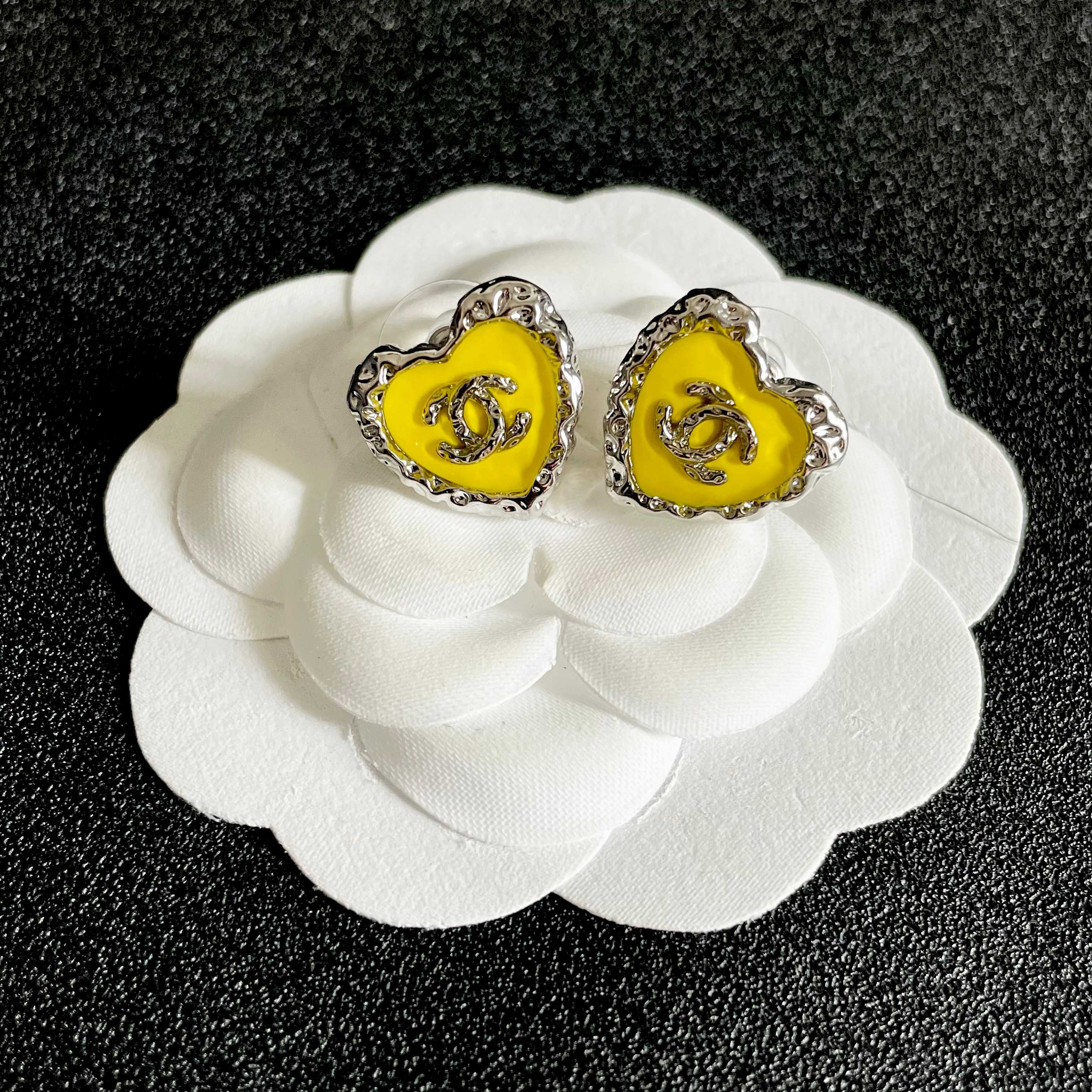 Chanel CC Heart Stud Earrings earrings silver-tone metal with bright yellow enamel 1 5cm diameter