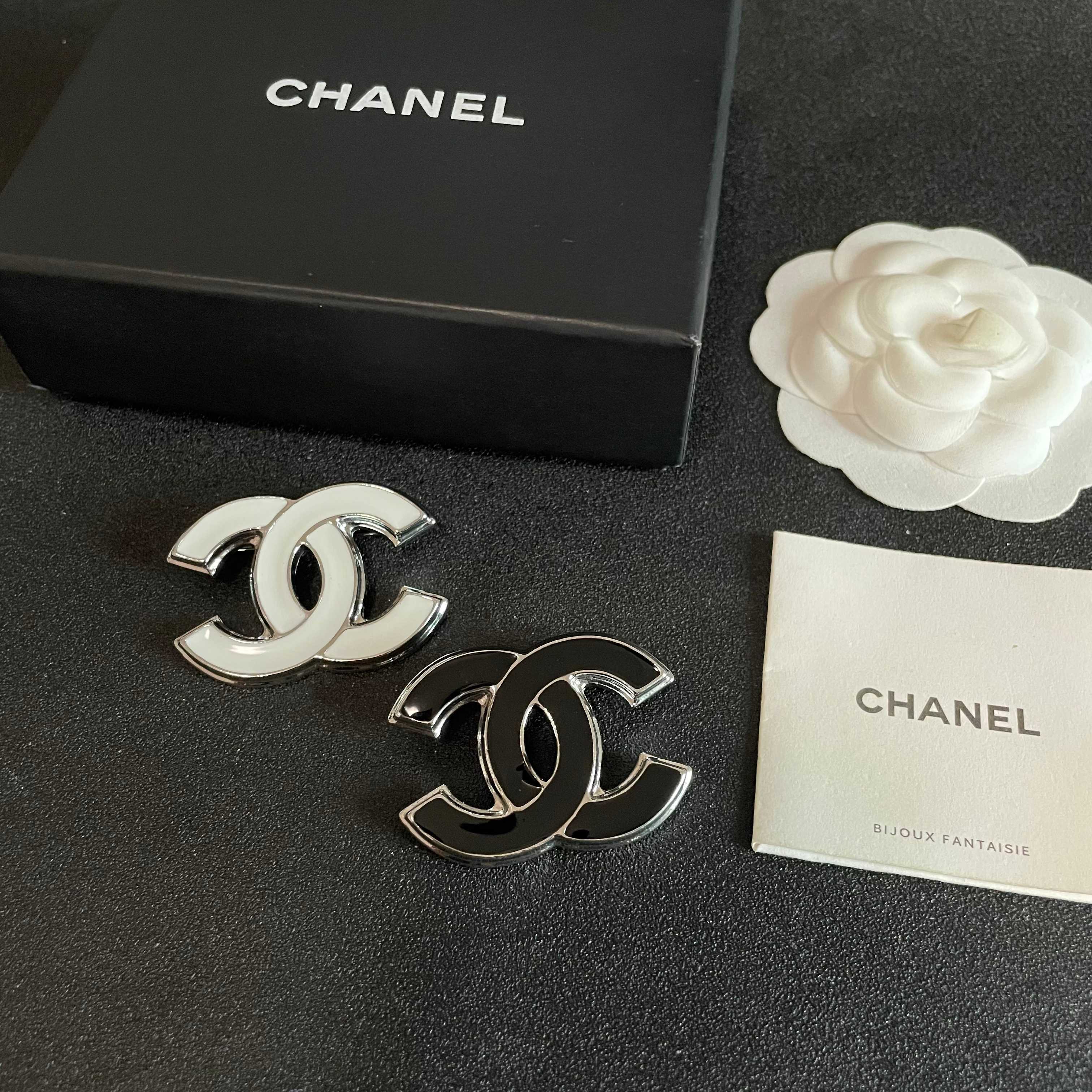 Chanel CC Logo brooch silver tone metal with black enamel 3 5cm width