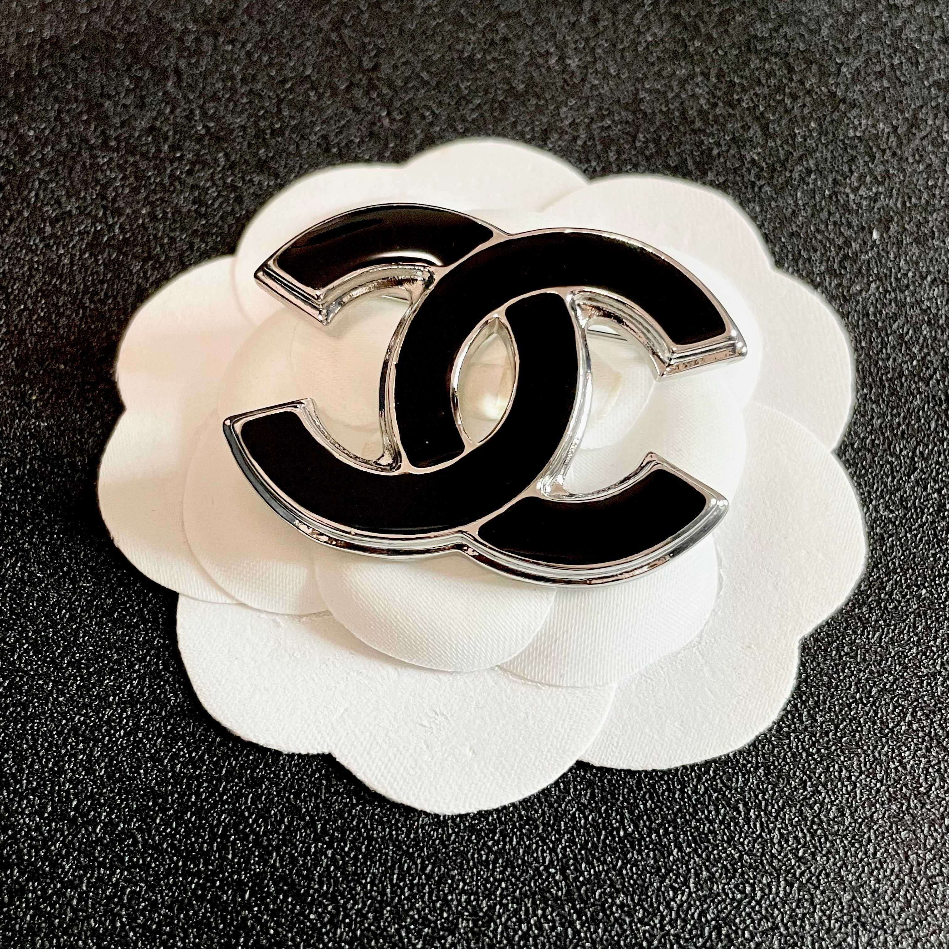 Chanel CC Logo brooch silver tone metal with black enamel 3 5cm width