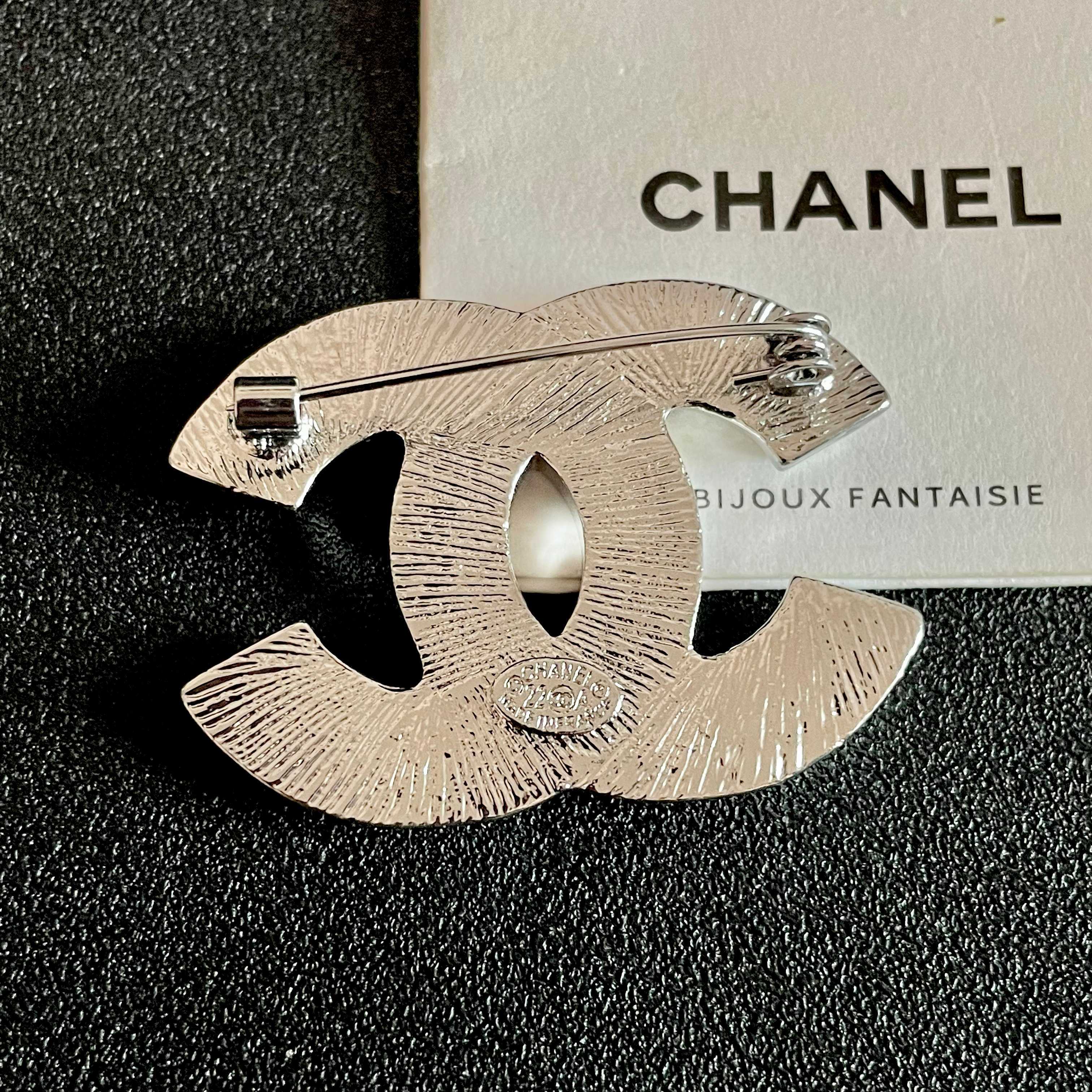 Chanel CC Logo brooch silver tone metal with black enamel 3 5cm width