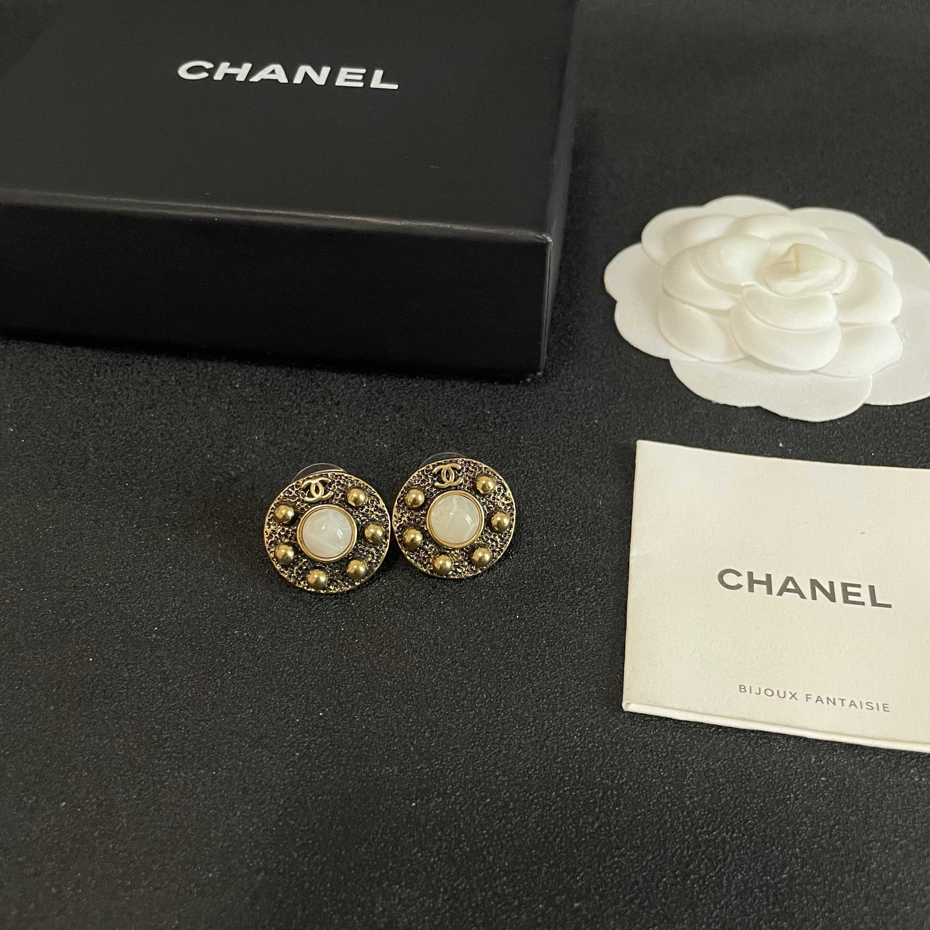 Chanel CC Logo Round Stud Earrings earrings antique gold metal white mother-of-pearl center stone 1 5cm diameter
