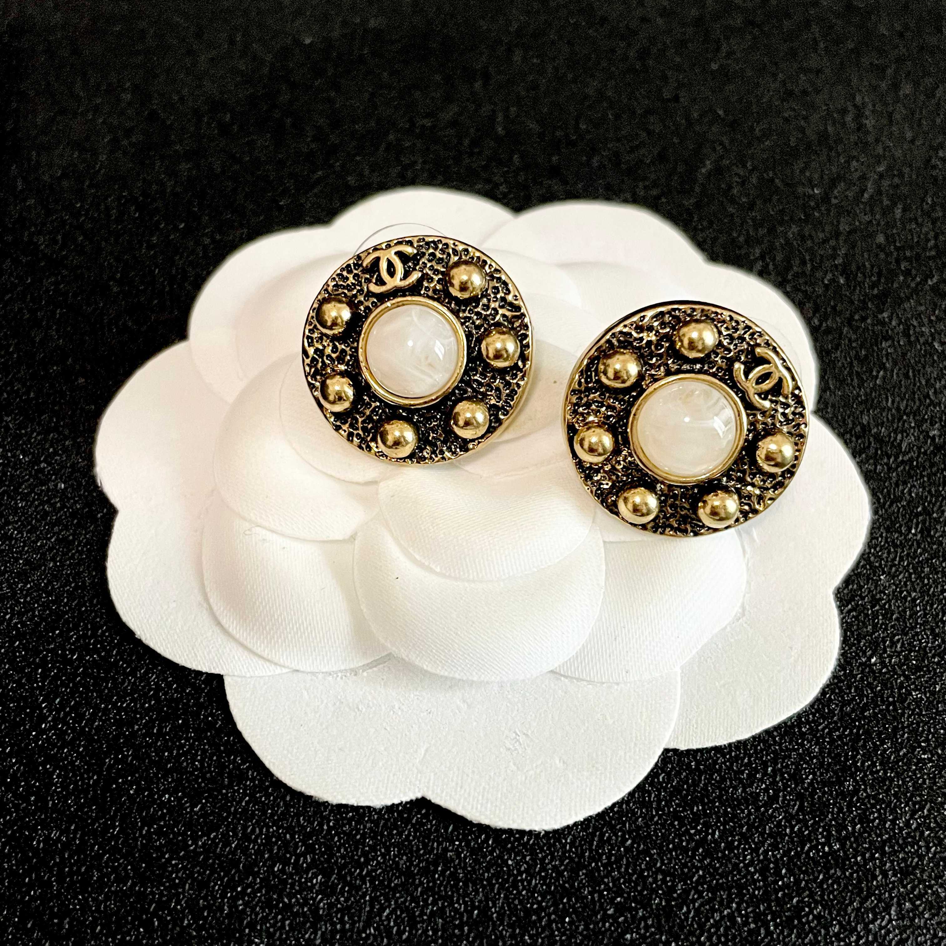 Chanel CC Logo Round Stud Earrings earrings antique gold metal white mother-of-pearl center stone 1 5cm diameter