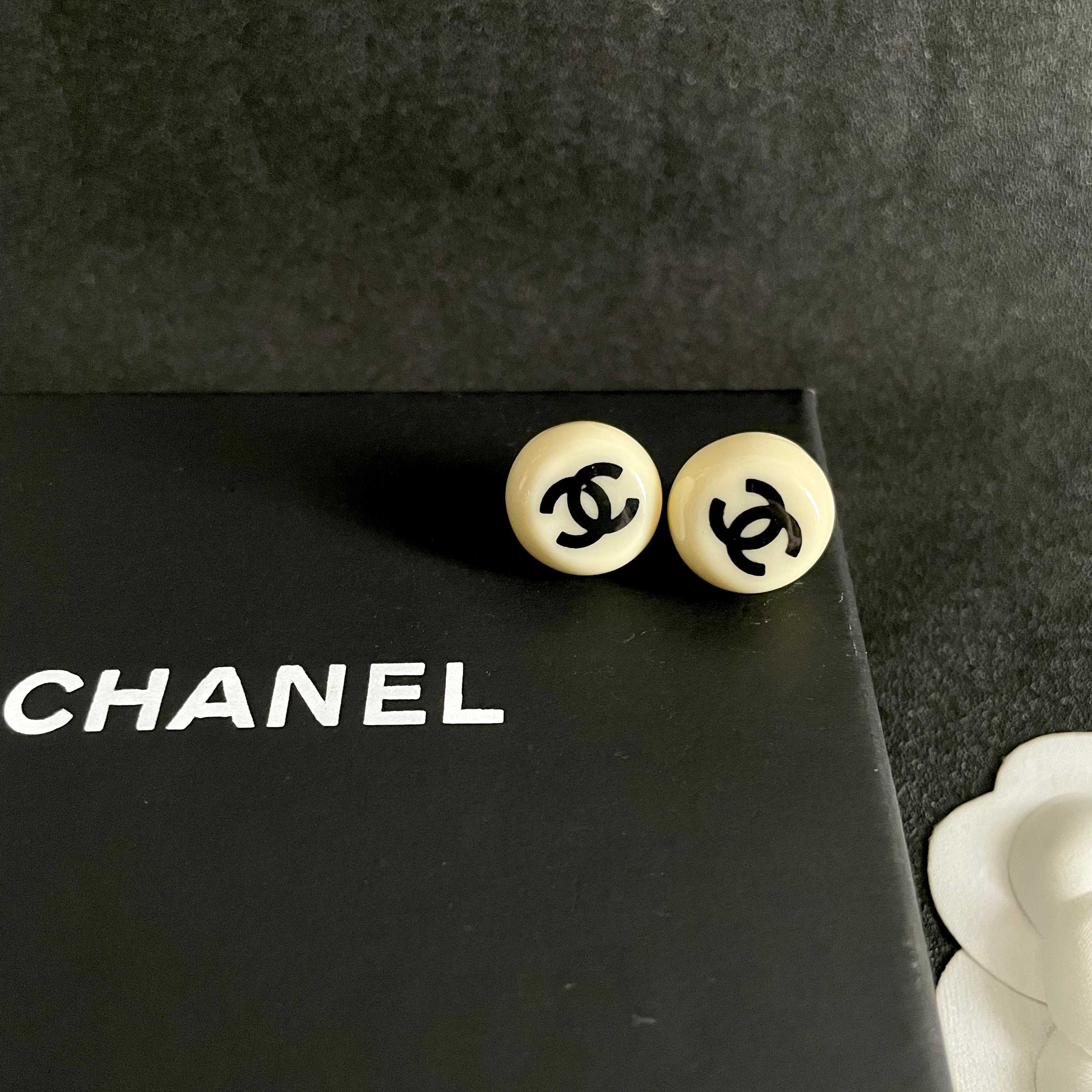 Chanel CC Logo Round Stud Earrings earrings Cream ivory resin with black interlocking CC logo 1 2cm diameter