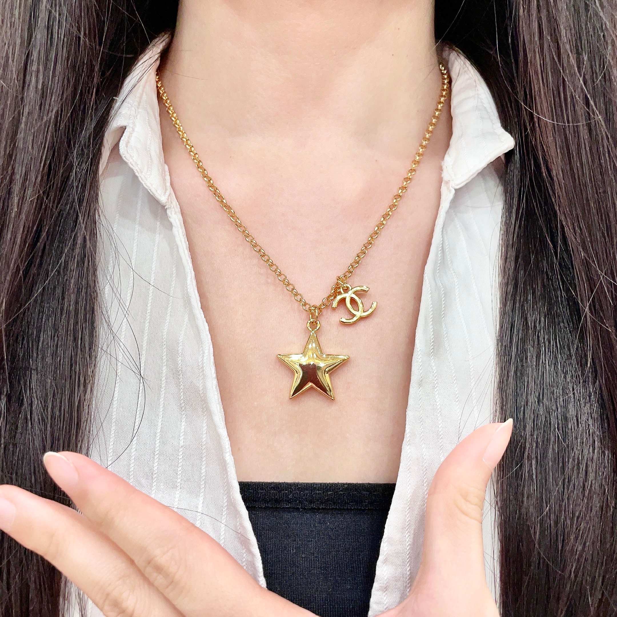 Chanel CC Star Pendant Necklace necklace Gold-tone metal silver-tone variant also available no gemstones 42cm