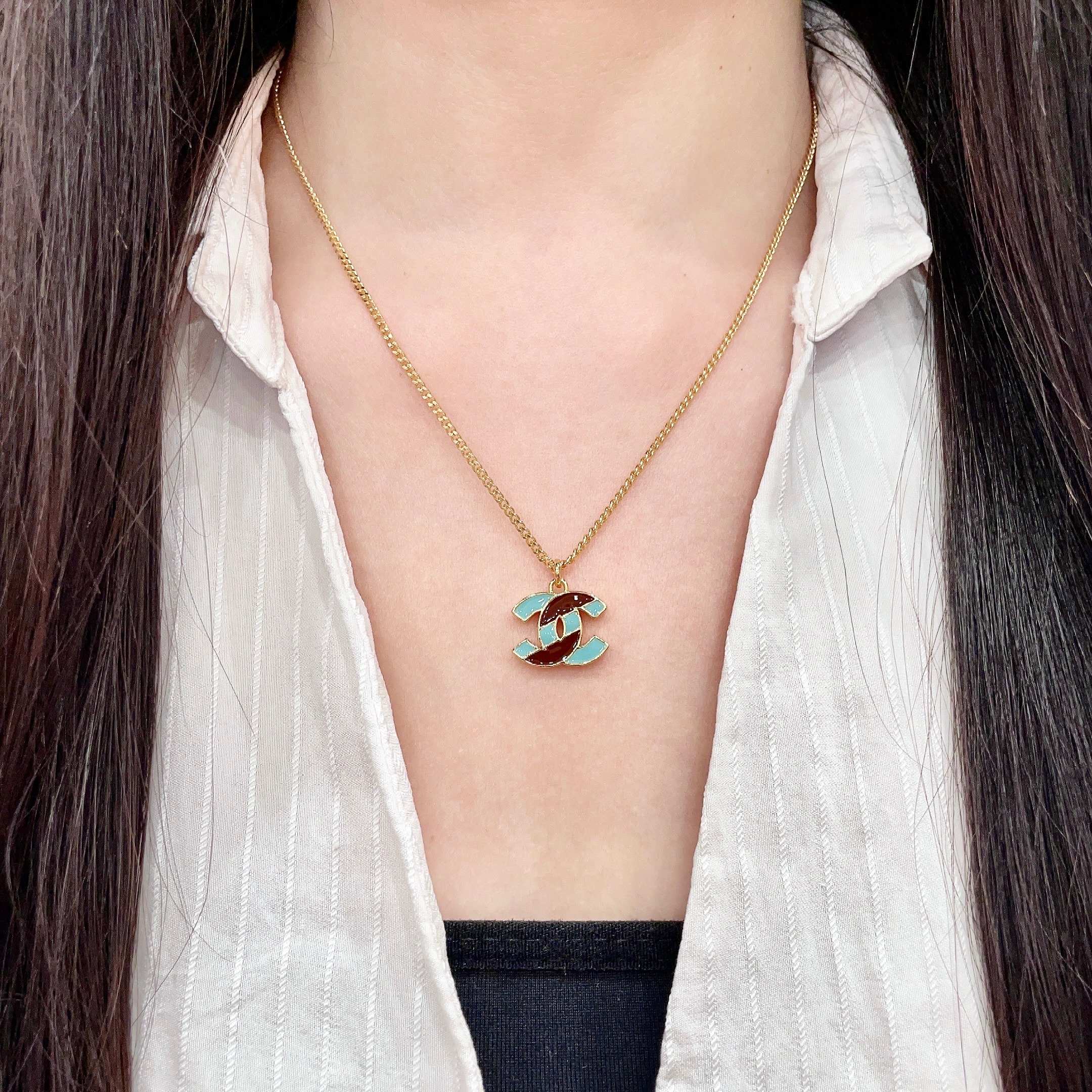 Chanel CC Logo Enamel necklace gold-tone metal with turquoise and burgundy enamel 42cm