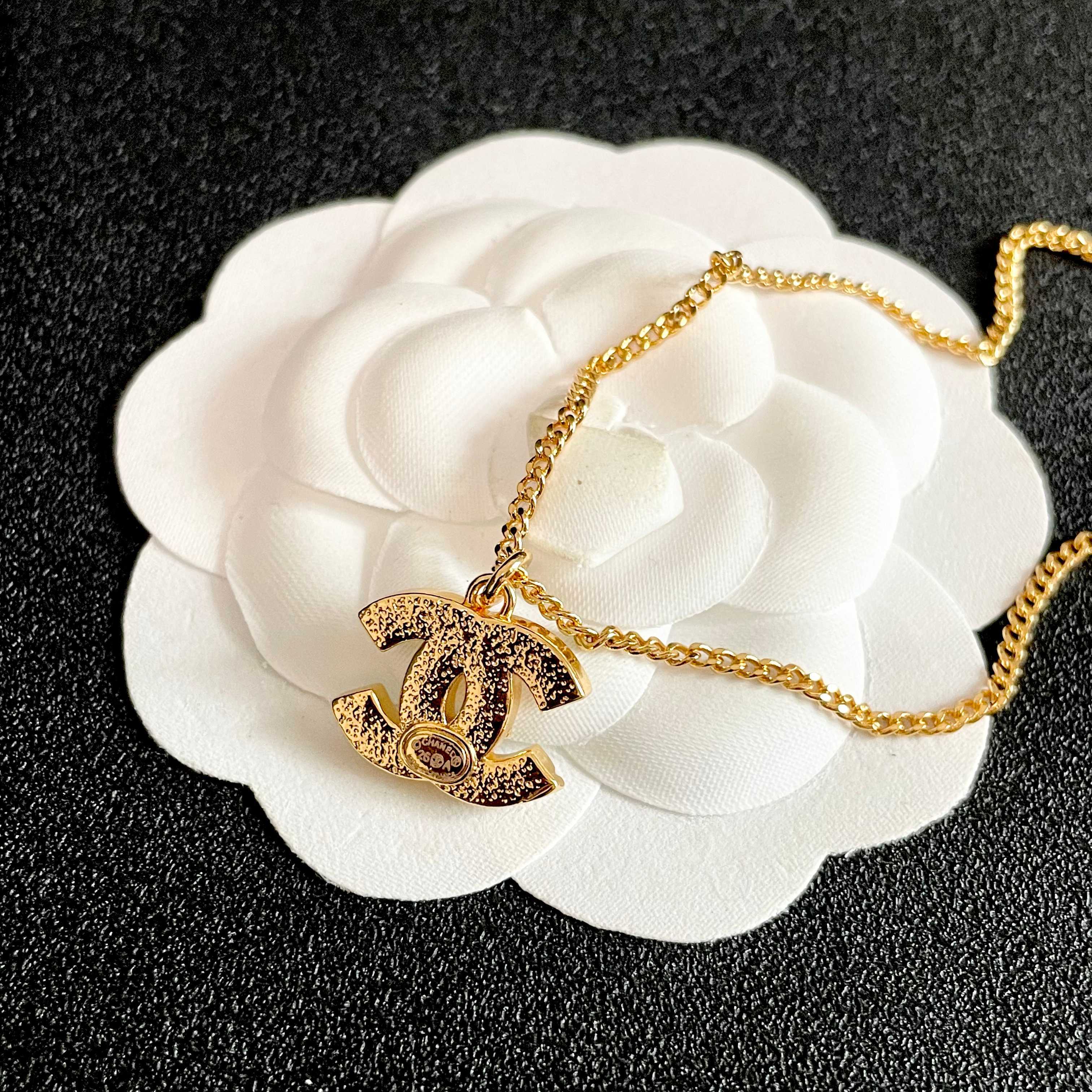 Chanel CC Logo Enamel necklace gold-tone metal with turquoise and burgundy enamel 42cm