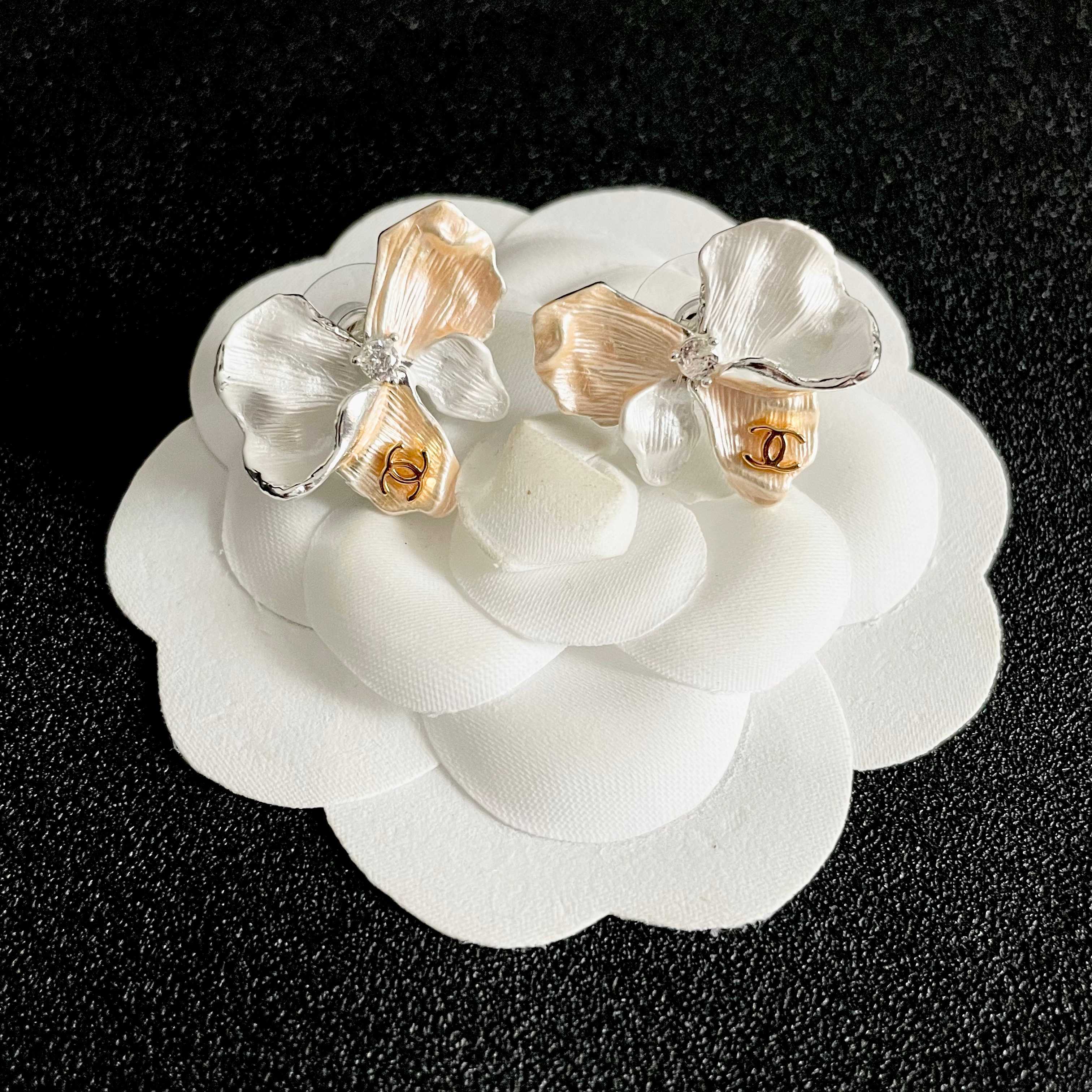 Chanel CC Logo Two-Tone Flower Stud Earrings earrings Two-tone silver and gold metal white mother-of-pearl effect clear crystal accent 2cm stud diameter