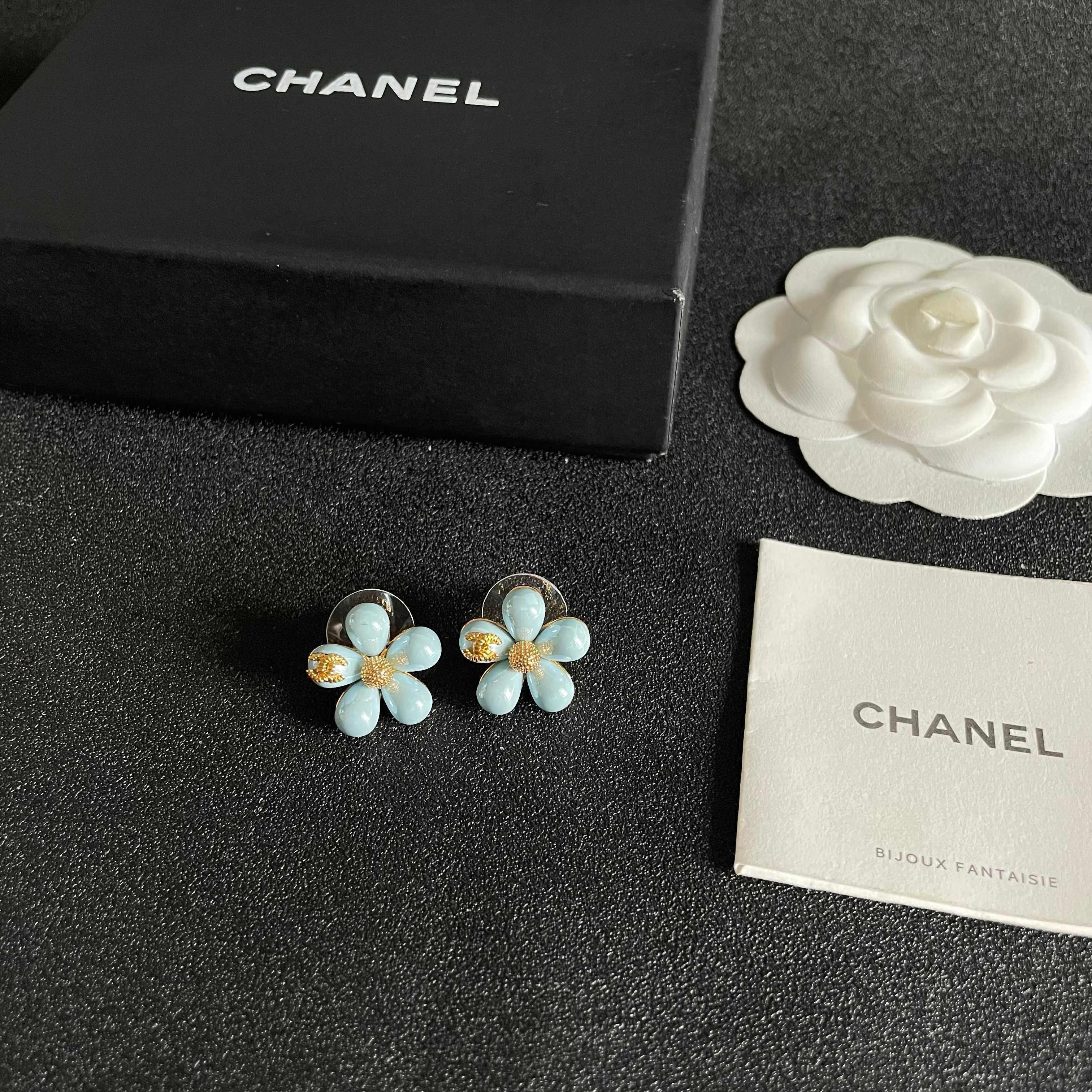 Chanel CC Logo Flower Stud Earrings earrings Gold-tone metal with light sky blue enamel 1 5cm diameter