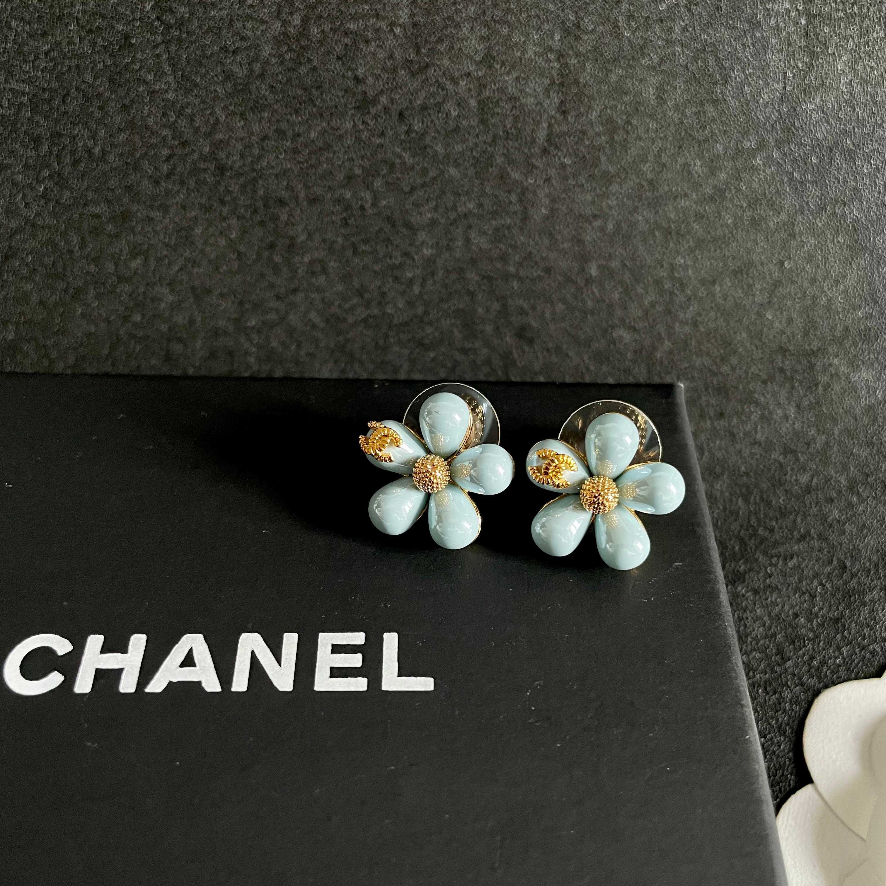 Chanel CC Logo Flower Stud Earrings earrings Gold-tone metal with light sky blue enamel 1 5cm diameter