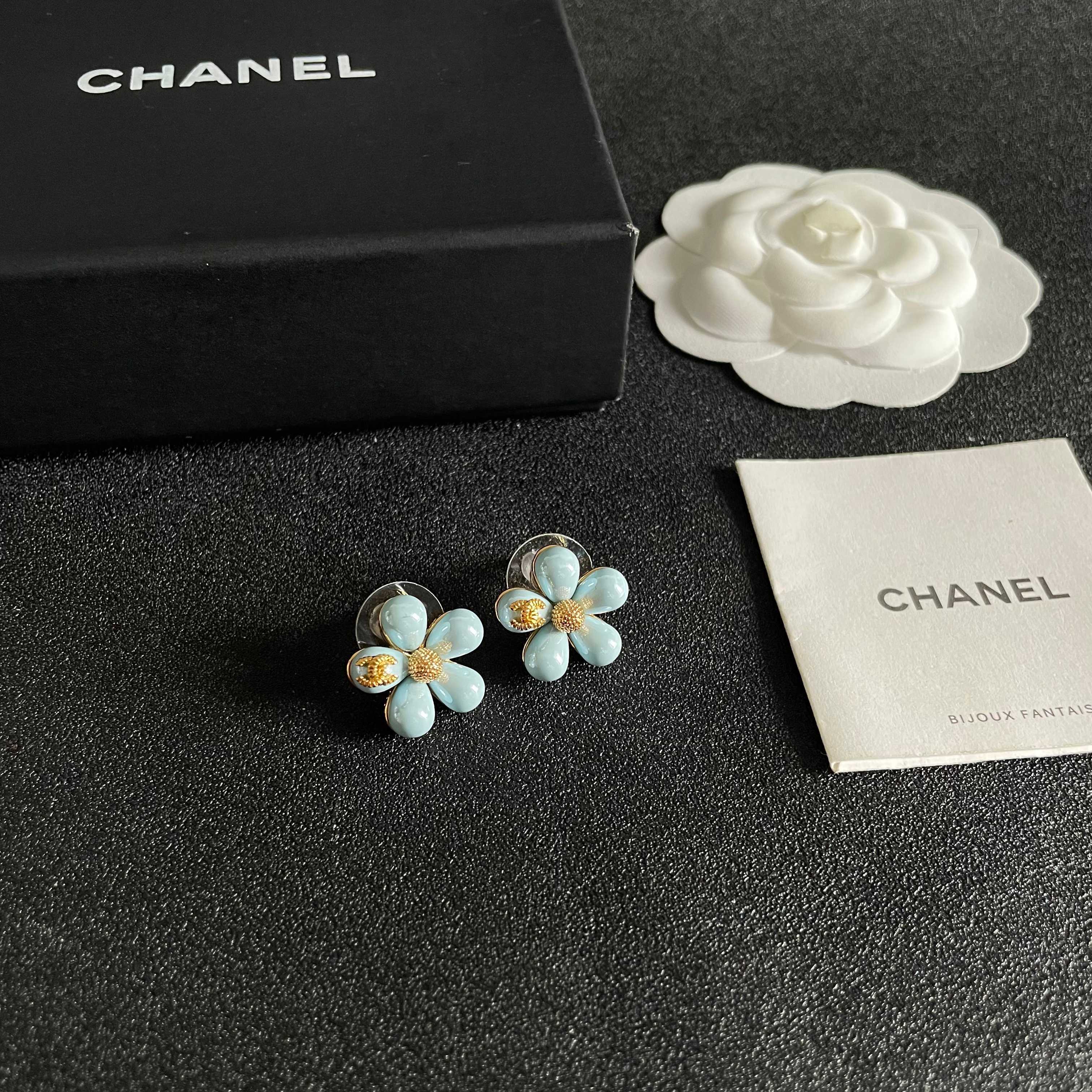 Chanel CC Logo Flower Stud Earrings earrings Gold-tone metal with light sky blue enamel 1 5cm diameter