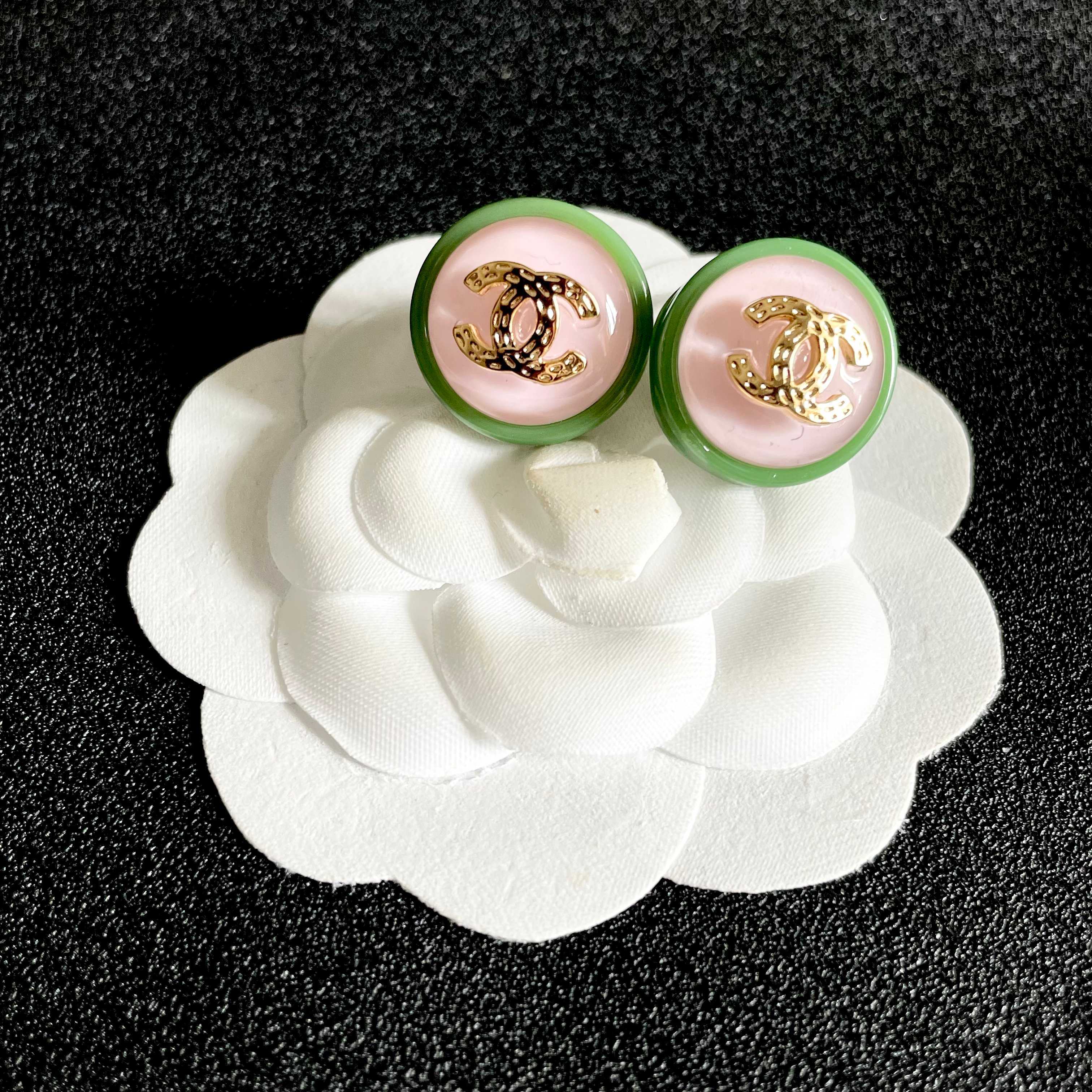 Chanel CC Logo Round Resin Stud Earrings earrings gold-tone metal light pink resin light green resin 1 5cm diameter