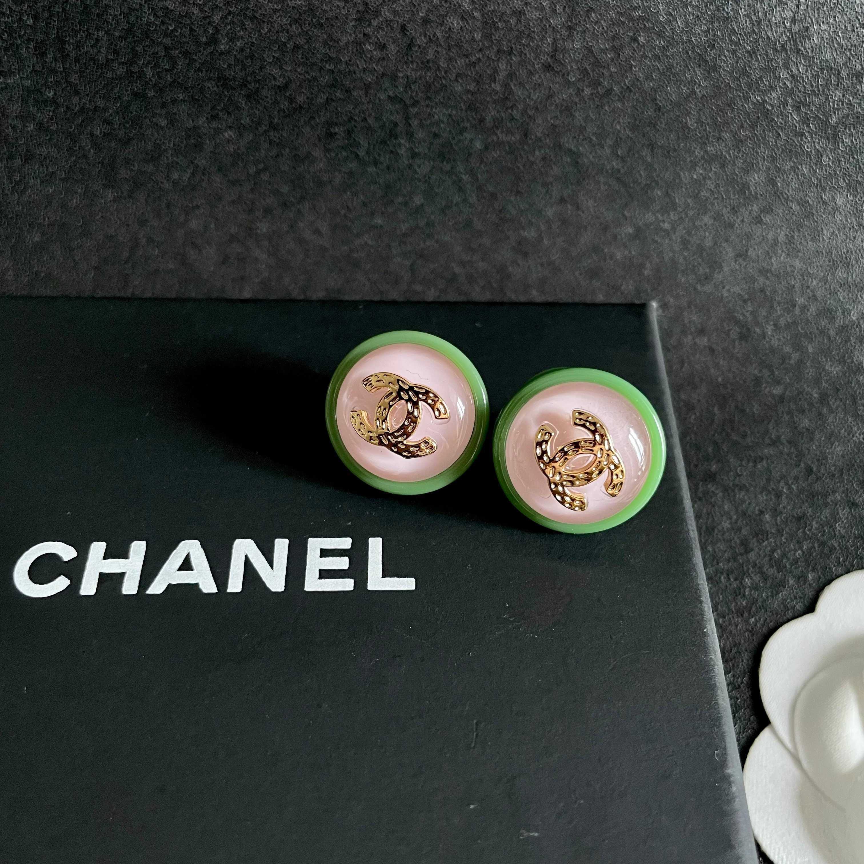Chanel CC Logo Round Resin Stud Earrings earrings gold-tone metal light pink resin light green resin 1 5cm diameter