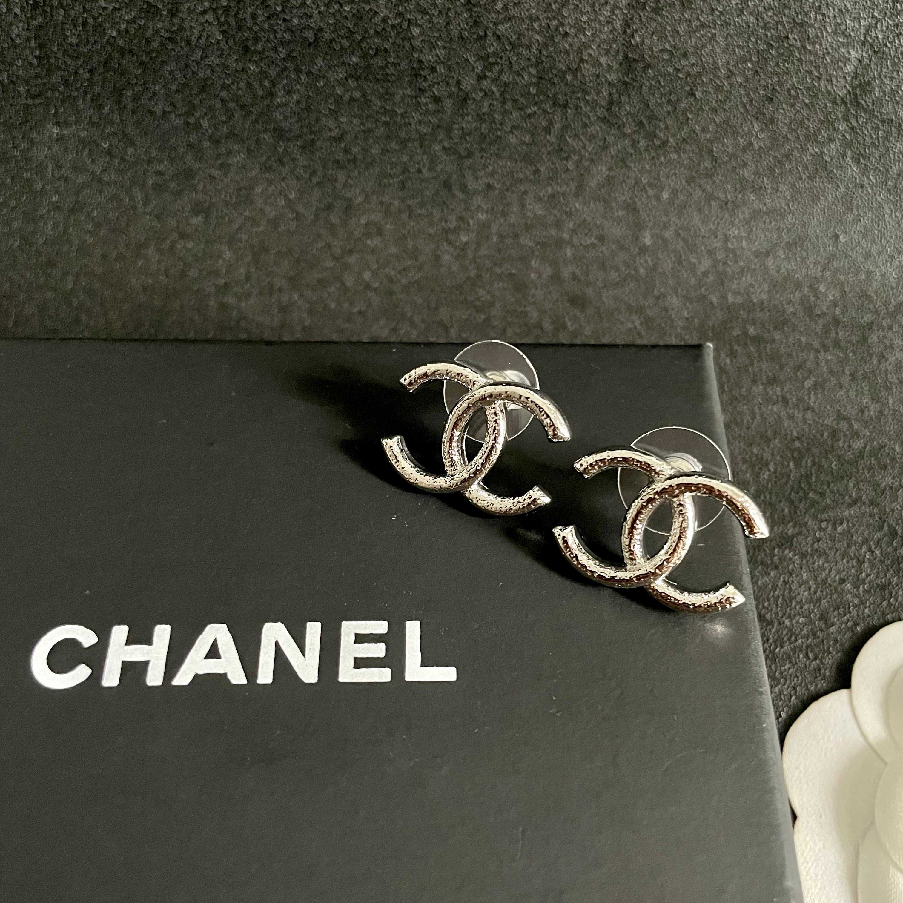 Chanel CC Logo Stud Earrings earrings silver-toned textured metal 1 5cm diameter