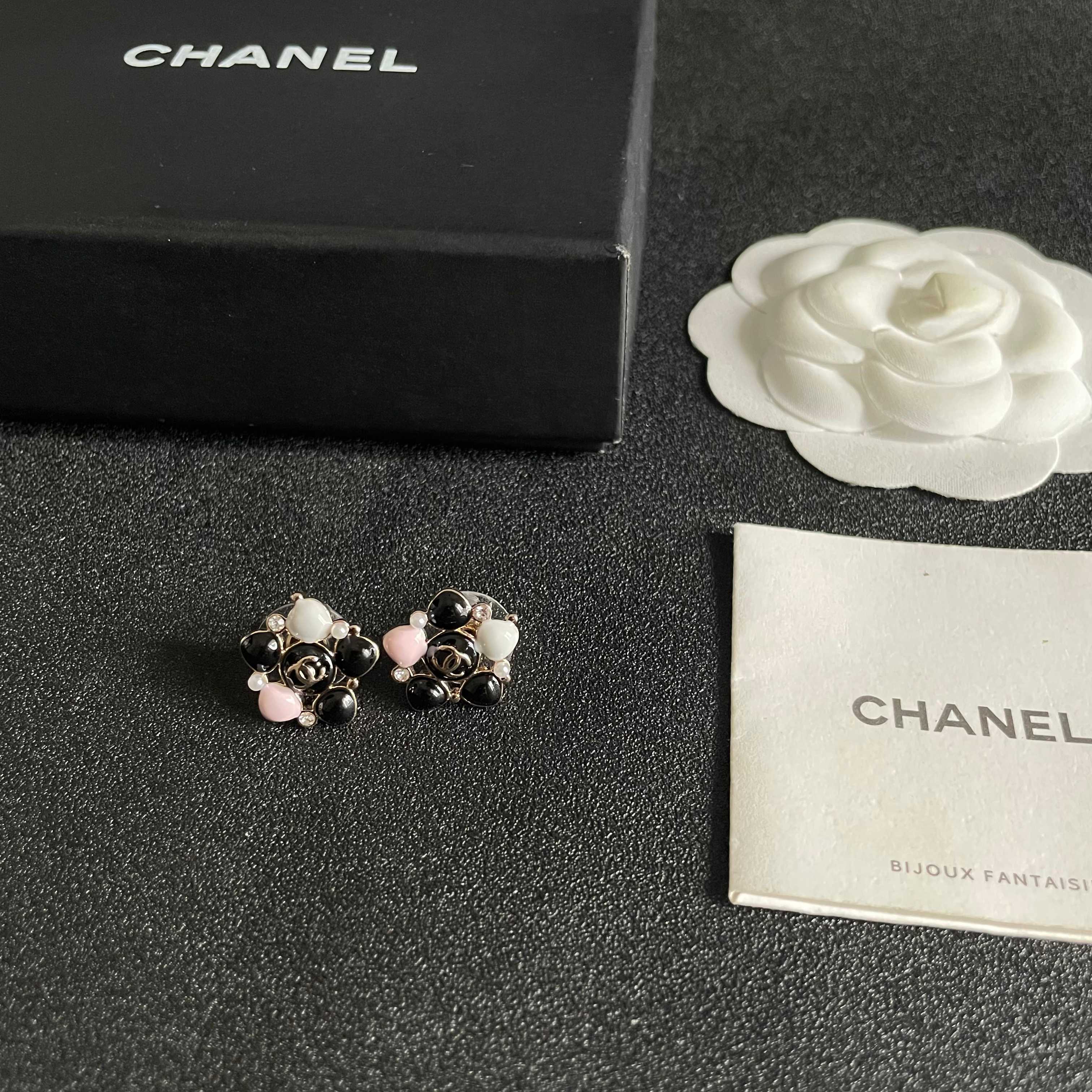 Chanel CC Logo Heart Enamel Flower Stud Earrings earrings Gold-tone metal with black white light pink enamel and clear crystal accents 1 5cm diameter