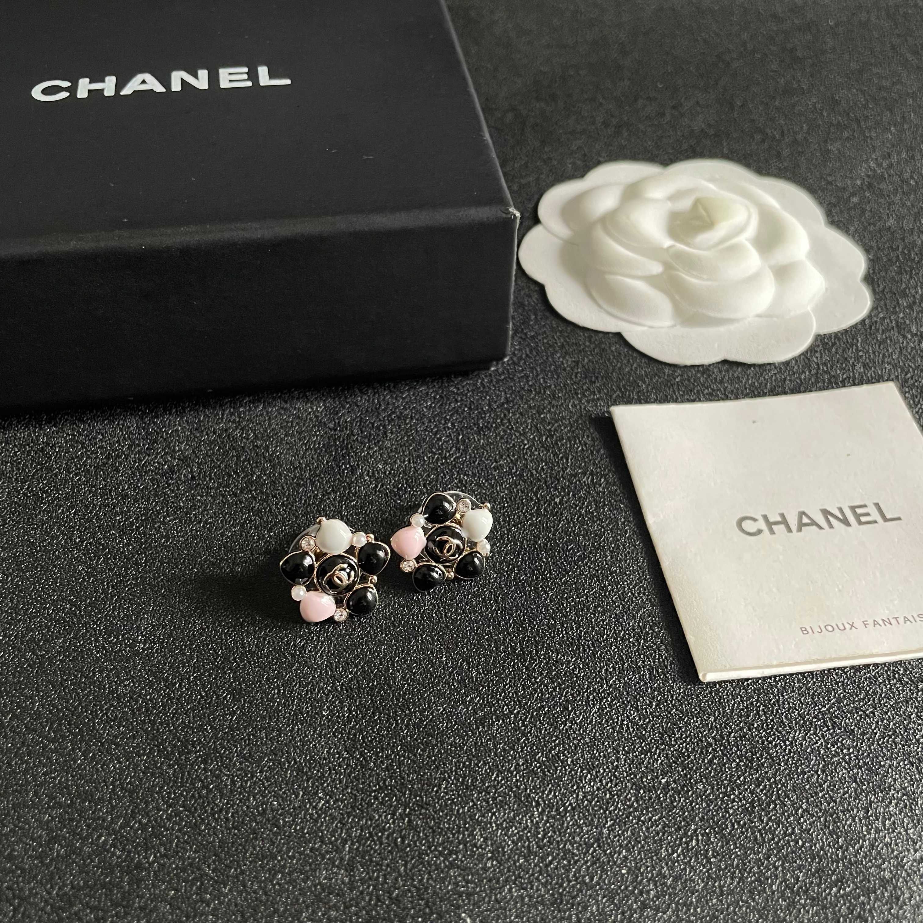 Chanel CC Logo Heart Enamel Flower Stud Earrings earrings Gold-tone metal with black white light pink enamel and clear crystal accents 1 5cm diameter