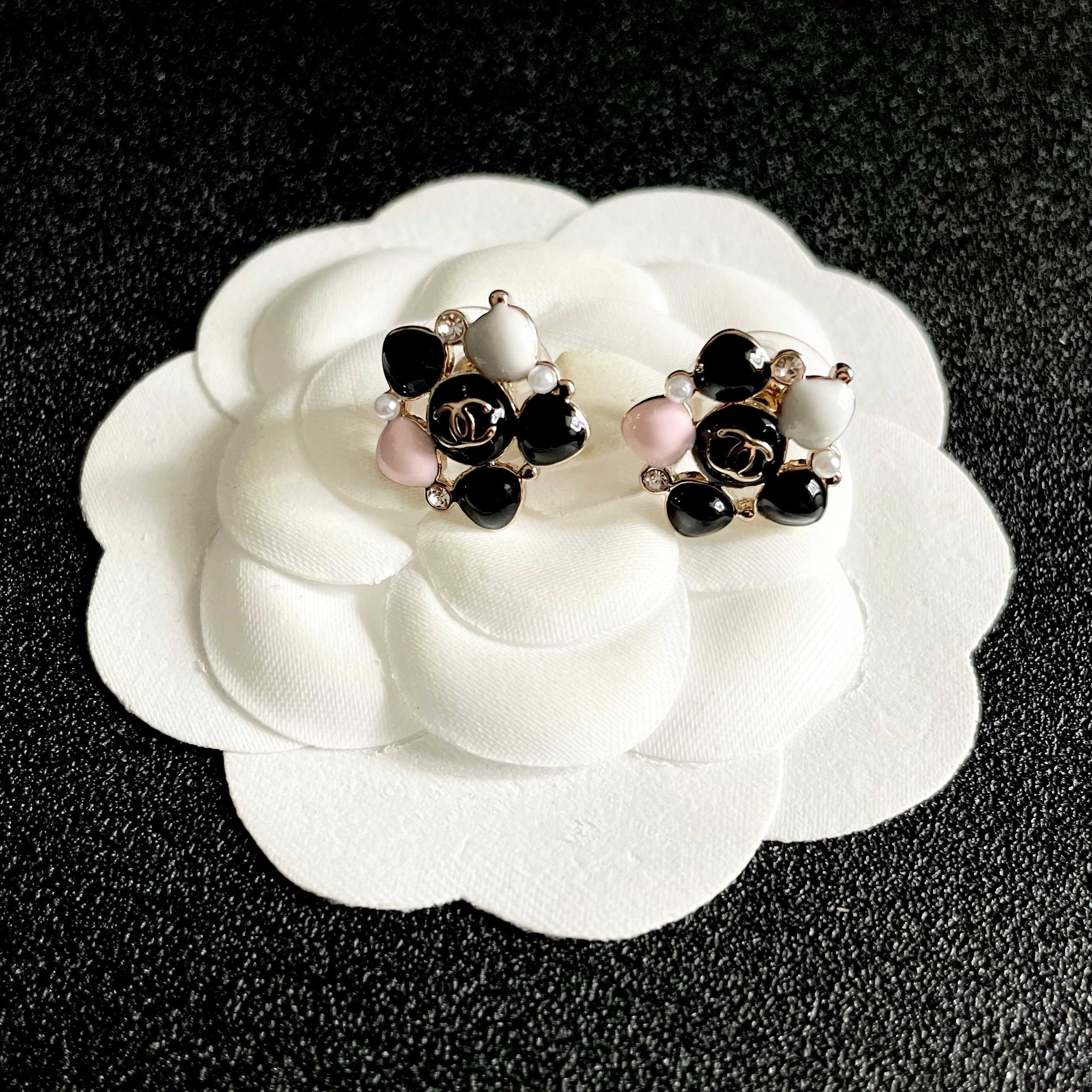 Chanel CC Logo Heart Enamel Flower Stud Earrings earrings Gold-tone metal with black white light pink enamel and clear crystal accents 1 5cm diameter