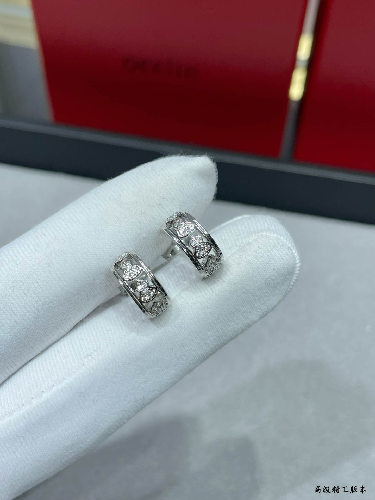 Qeelin Wulu earrings 18K white gold 18K rose gold with pave diamonds 10mm hoop diameter