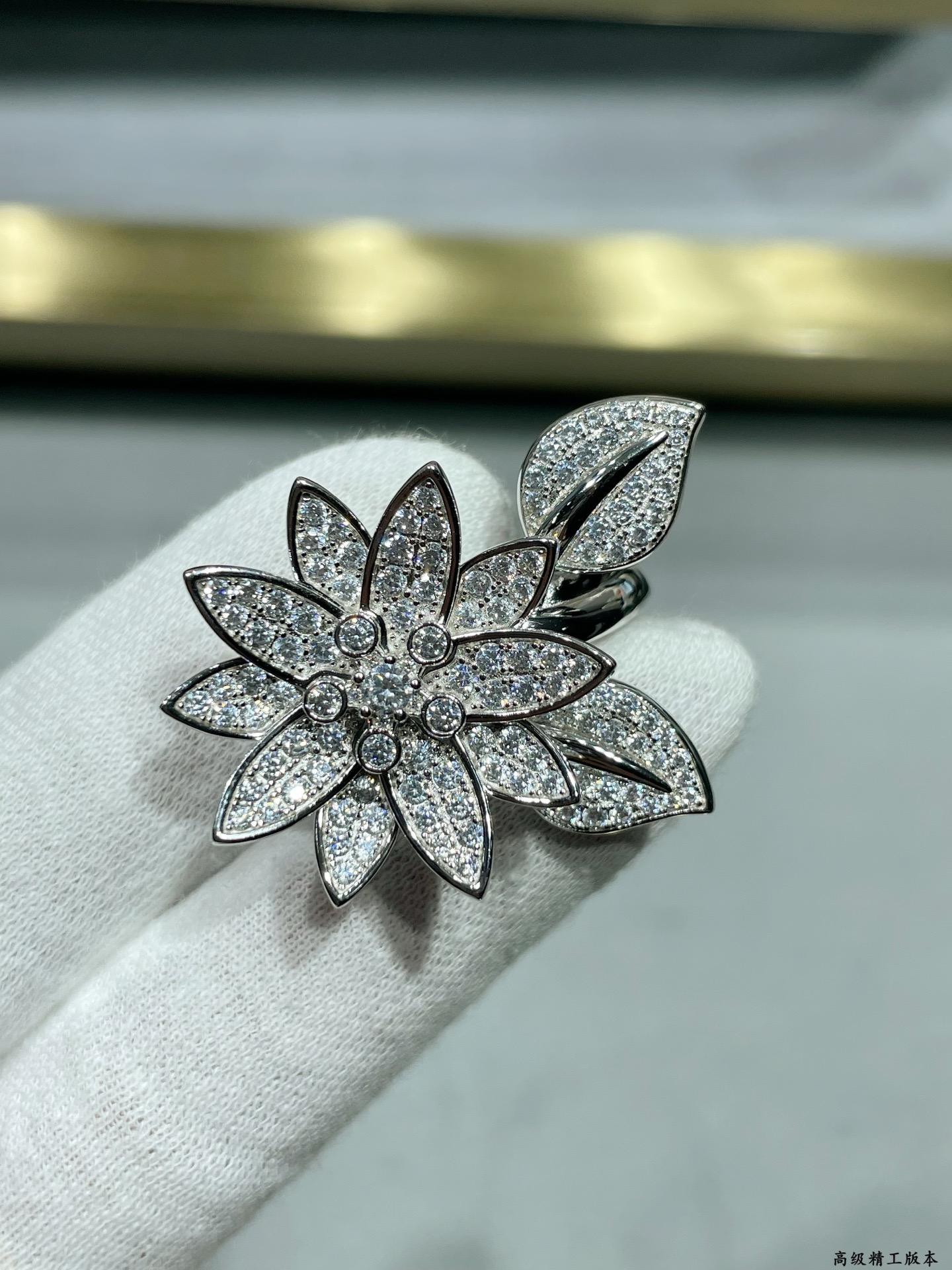 Van Cleef Arpels Lotus ring White gold with pave diamonds US 7