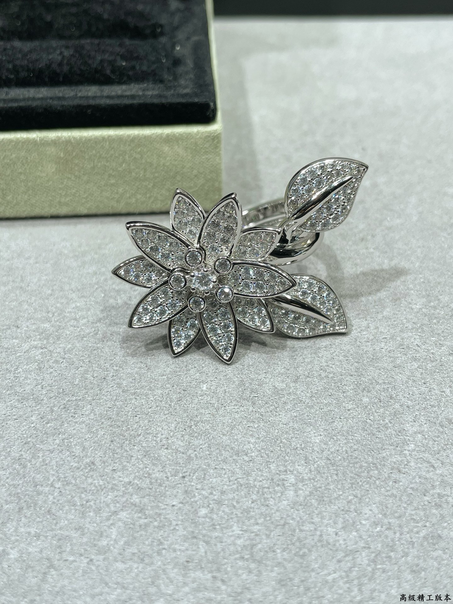 Van Cleef Arpels Lotus ring White gold with pave diamonds US 7
