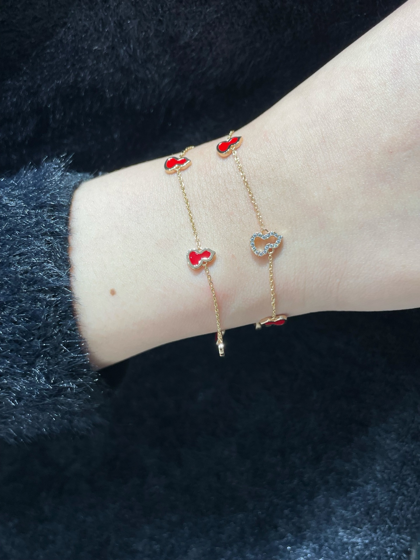 Qeelin Wulu bracelet 18K rose gold with red enamel variant with diamond-paved wulu charm 18cm