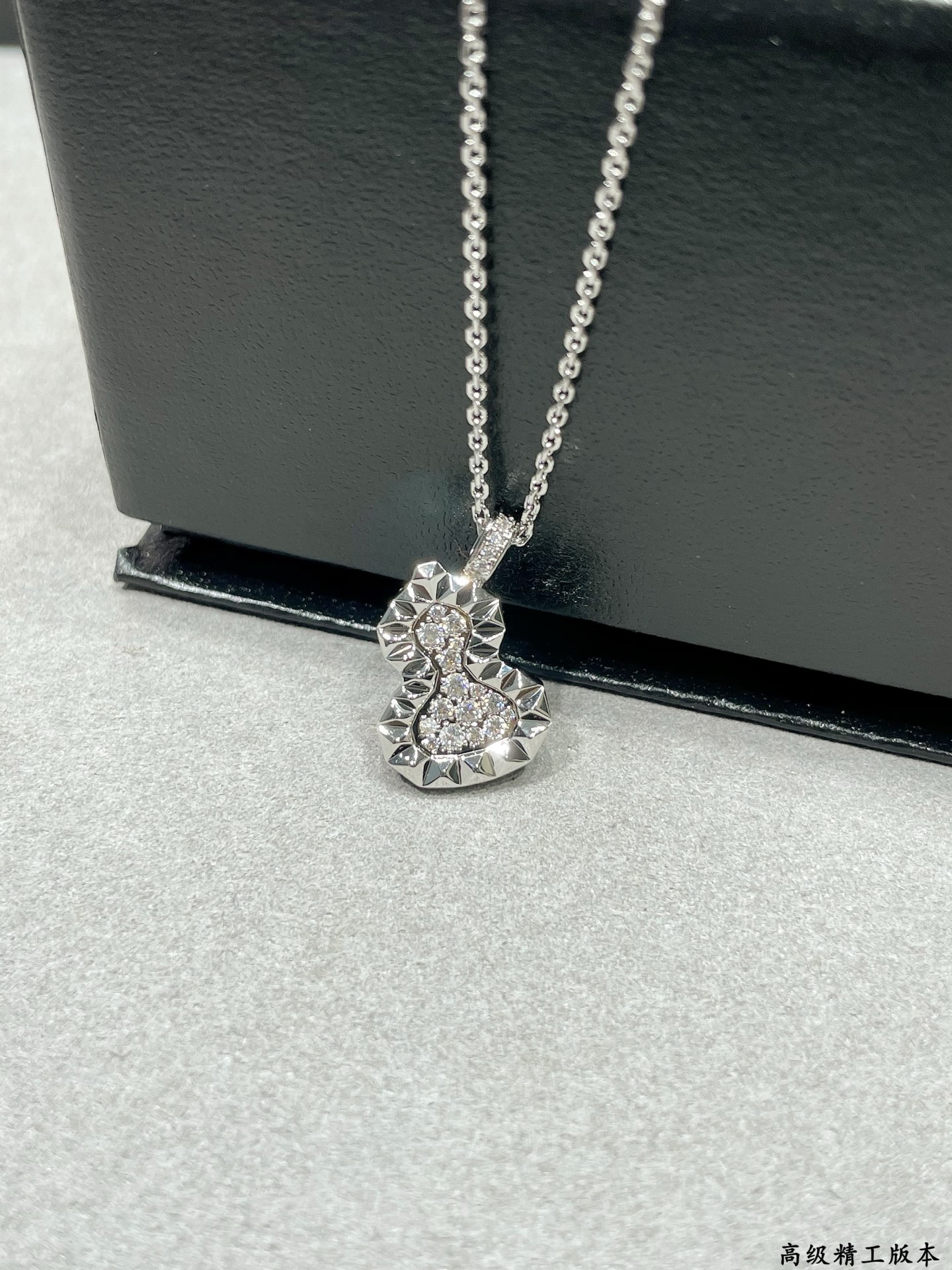 Qeelin Wulu necklace 18K rose gold with pave diamonds 42cm with 2cm extender