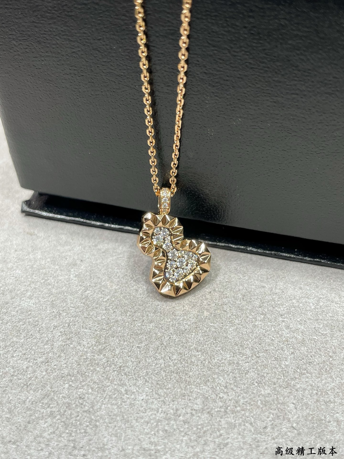 Qeelin Wulu necklace 18K rose gold with pave diamonds 42cm with 2cm extender