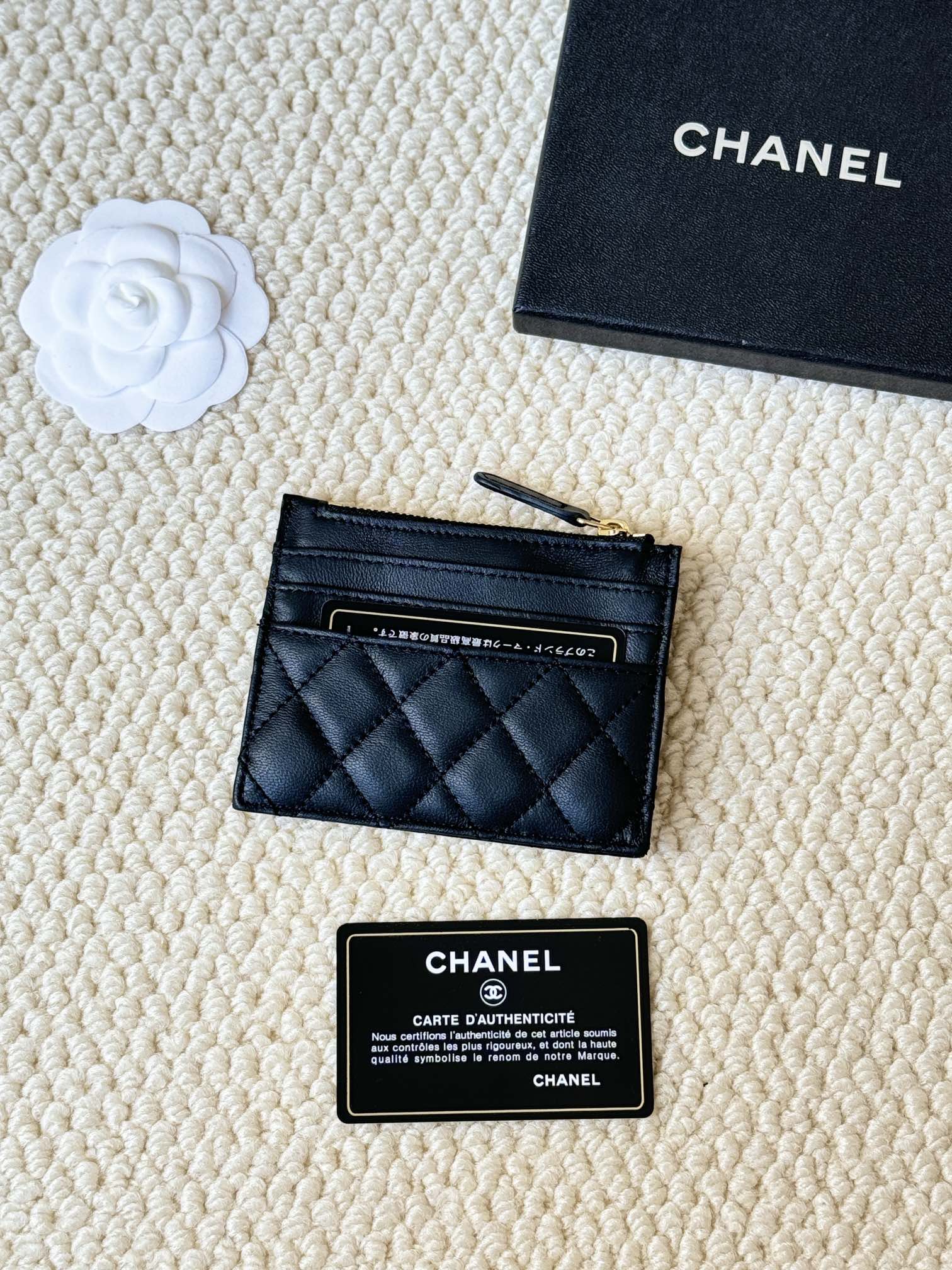 Chanel Classic Quilted CC Zip Card Holder card holder Black lambskin leather with gold-tone metal hardware 12cm x 8cm
