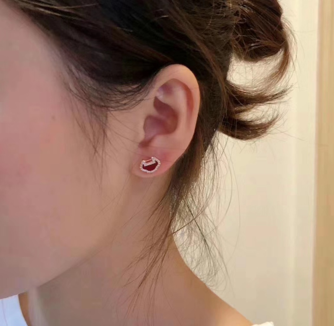 Qeelin Yu Yi Ruyi Lock earrings 18k rose gold red carnelian white diamond 8mm stud diameter