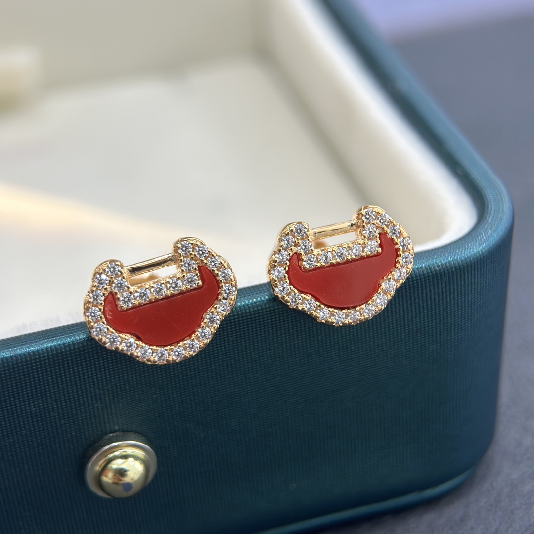 Qeelin Yu Yi Ruyi Lock earrings 18k rose gold red carnelian white diamond 8mm stud diameter