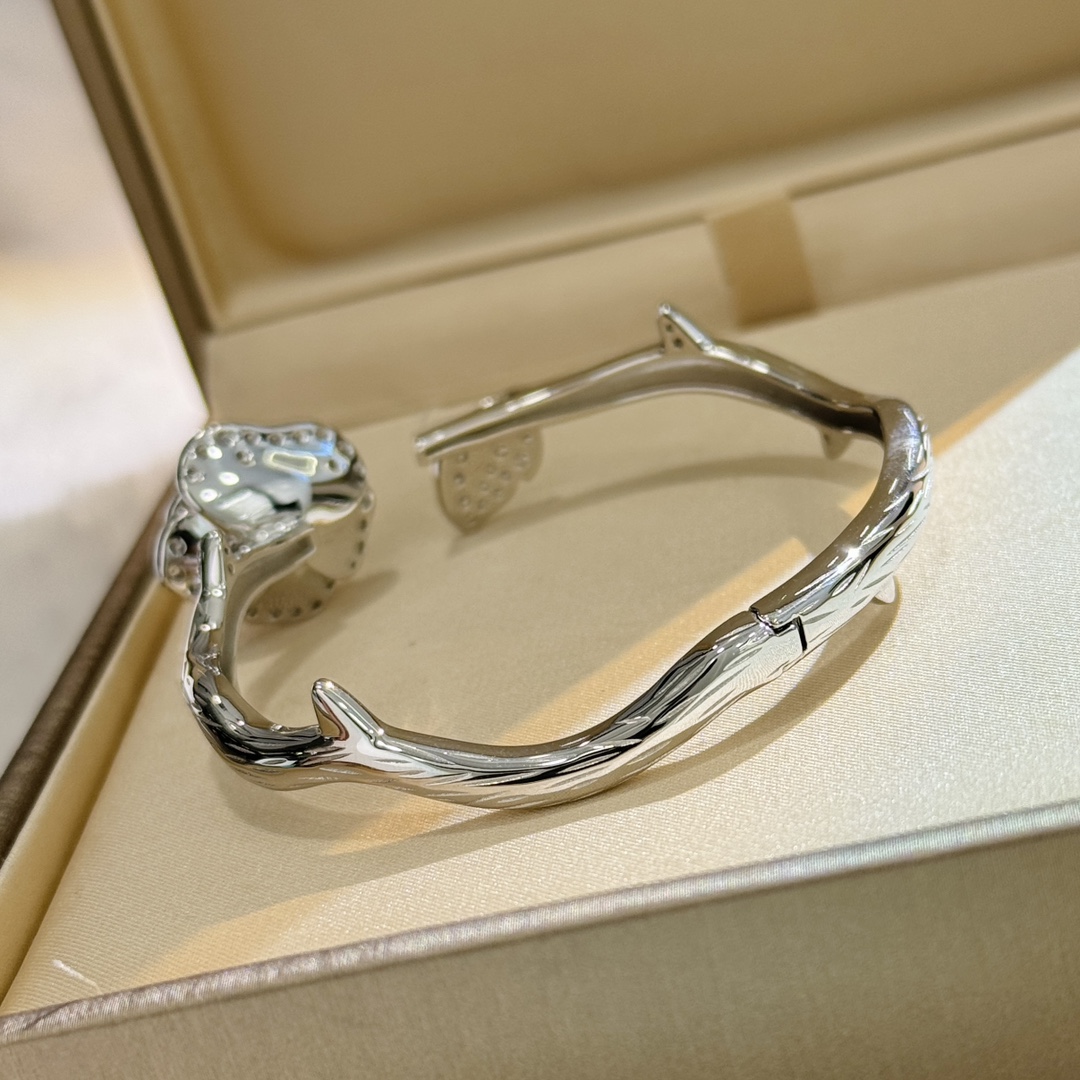 Dior Rose Dior Bagatelle bracelet Silver-toned metal with clear diamond simulants 17cm