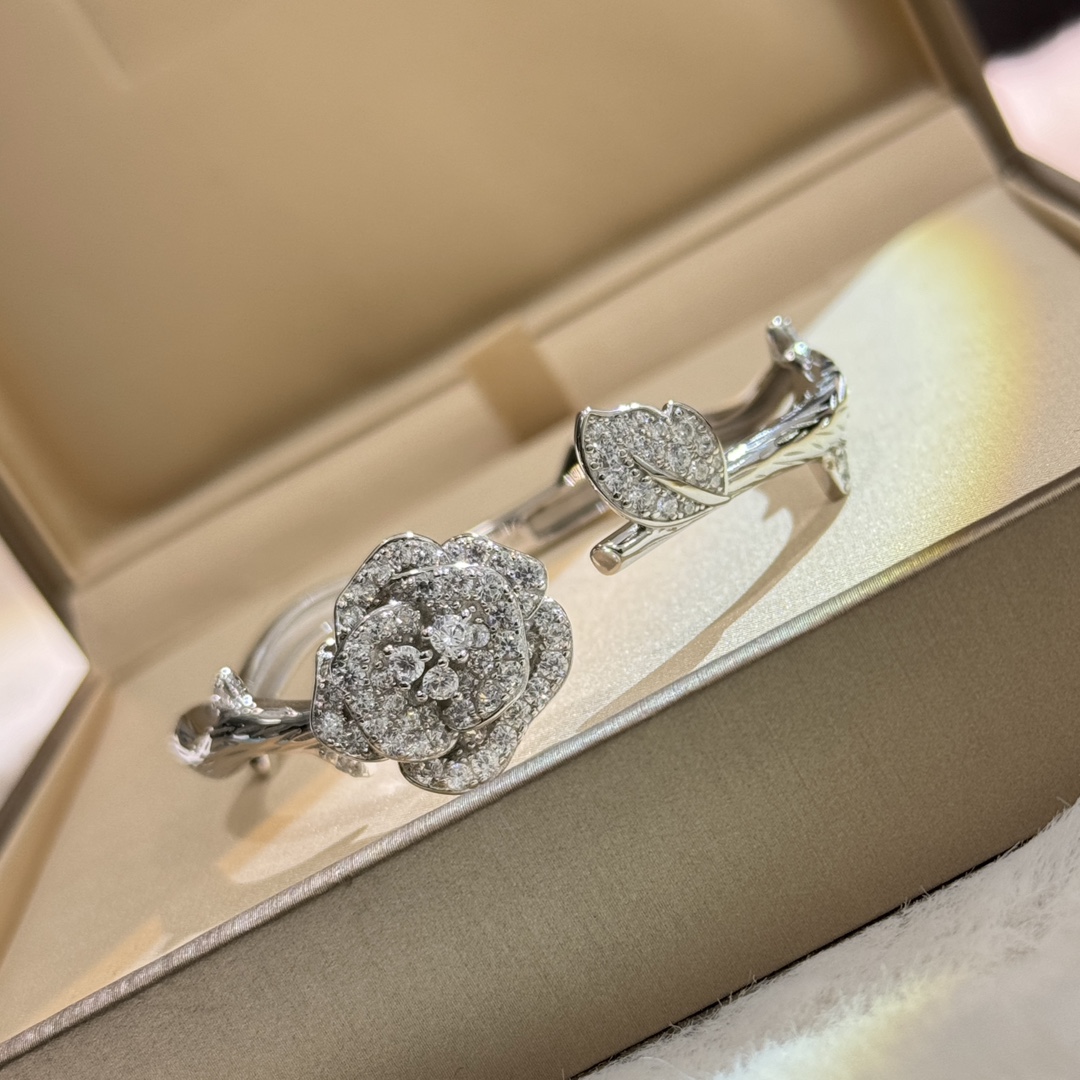 Dior Rose Dior Bagatelle bracelet Silver-toned metal with clear diamond simulants 17cm