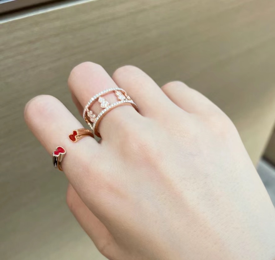 Qeelin Yu Yi ring rose gold metal with red carnelian inlay adjustable open