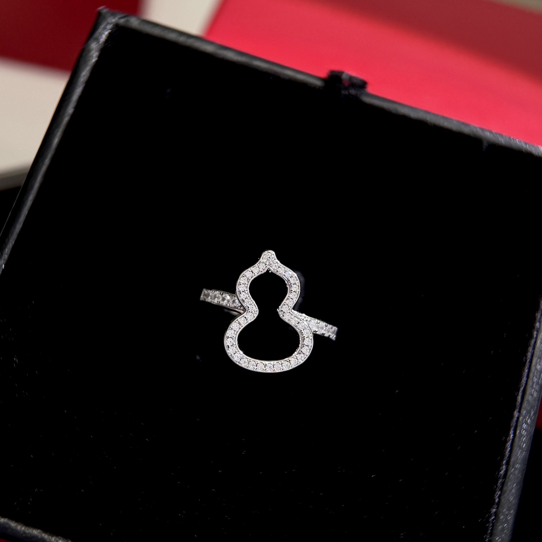 Qeelin Kirin Wulu Hollow Gourd ring Silver-toned metal with clear diamond-like pave stones 6 7 8