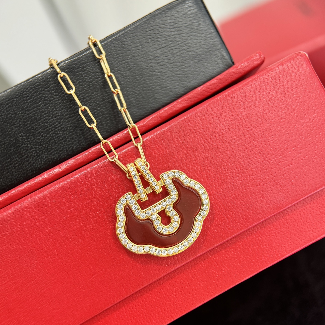 Qeelin Petite Yu Yi necklace 18K rose gold red carnelian diamond 42cm