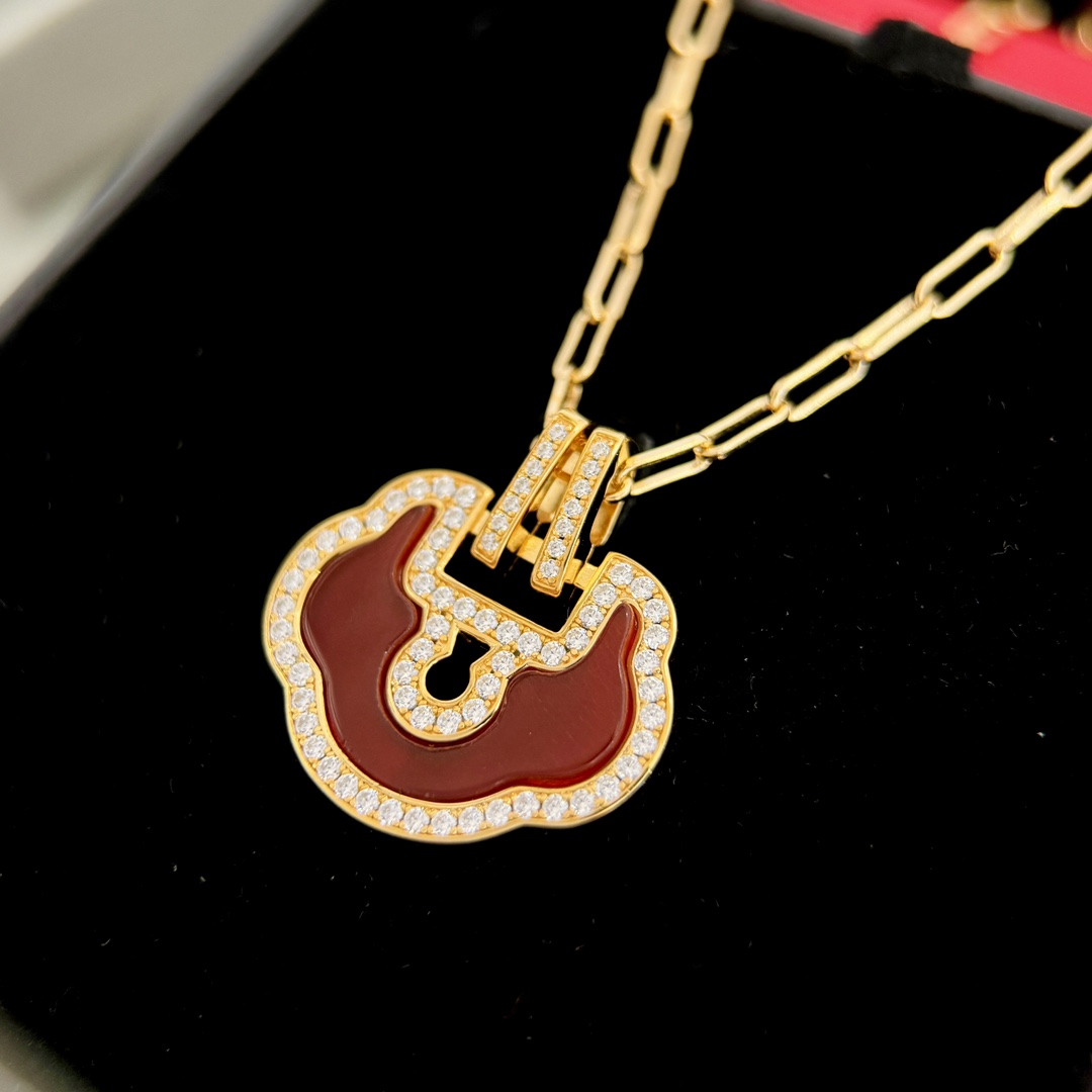 Qeelin Petite Yu Yi necklace 18K rose gold red carnelian diamond 42cm