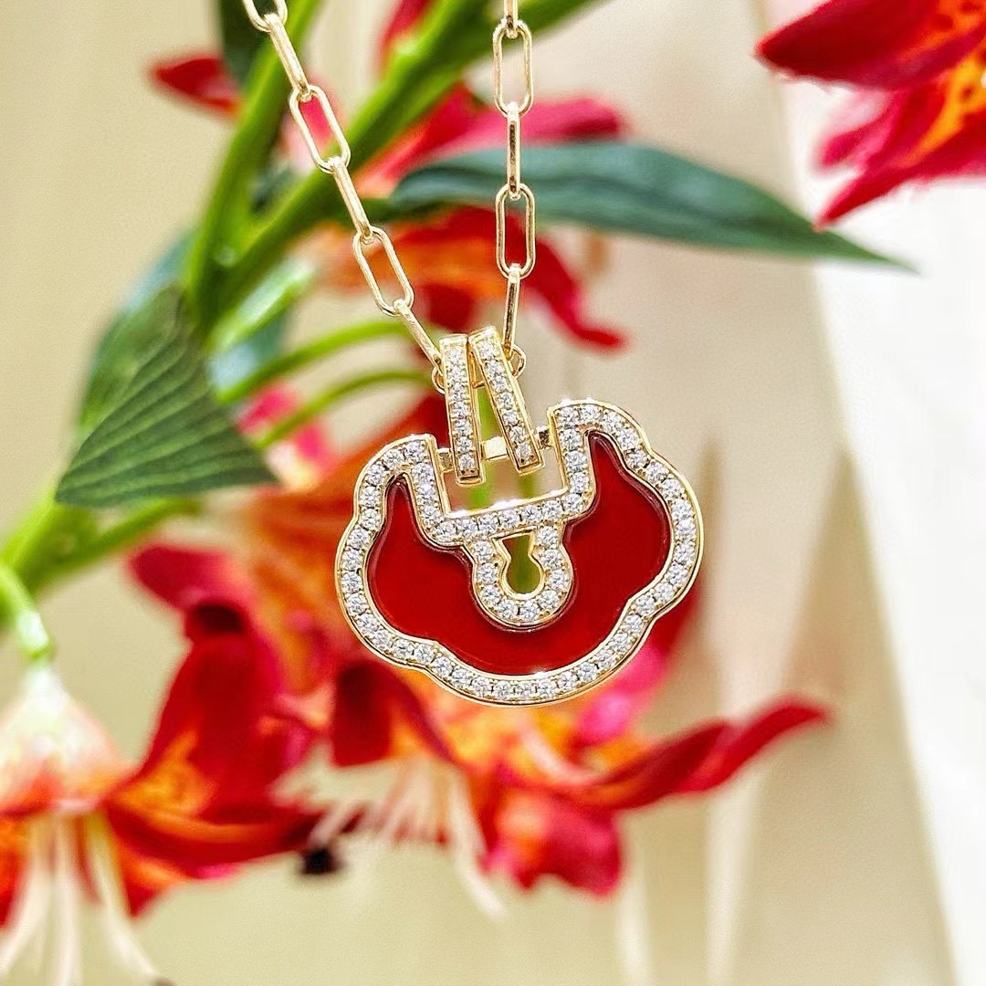 Qeelin Petite Yu Yi necklace 18K rose gold red carnelian diamond 42cm