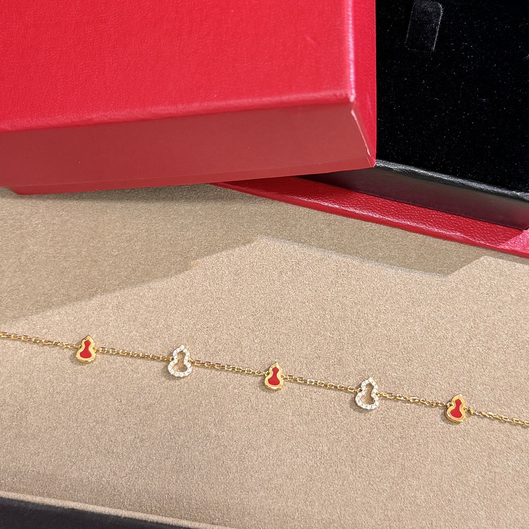Qeelin Wulu bracelet 18k yellow gold red enamel clear diamond 18cm