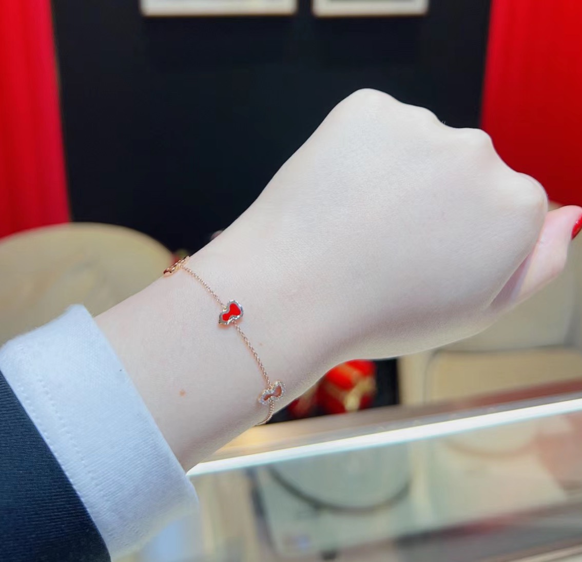 Qeelin Wulu bracelet 18k yellow gold red enamel clear diamond 18cm