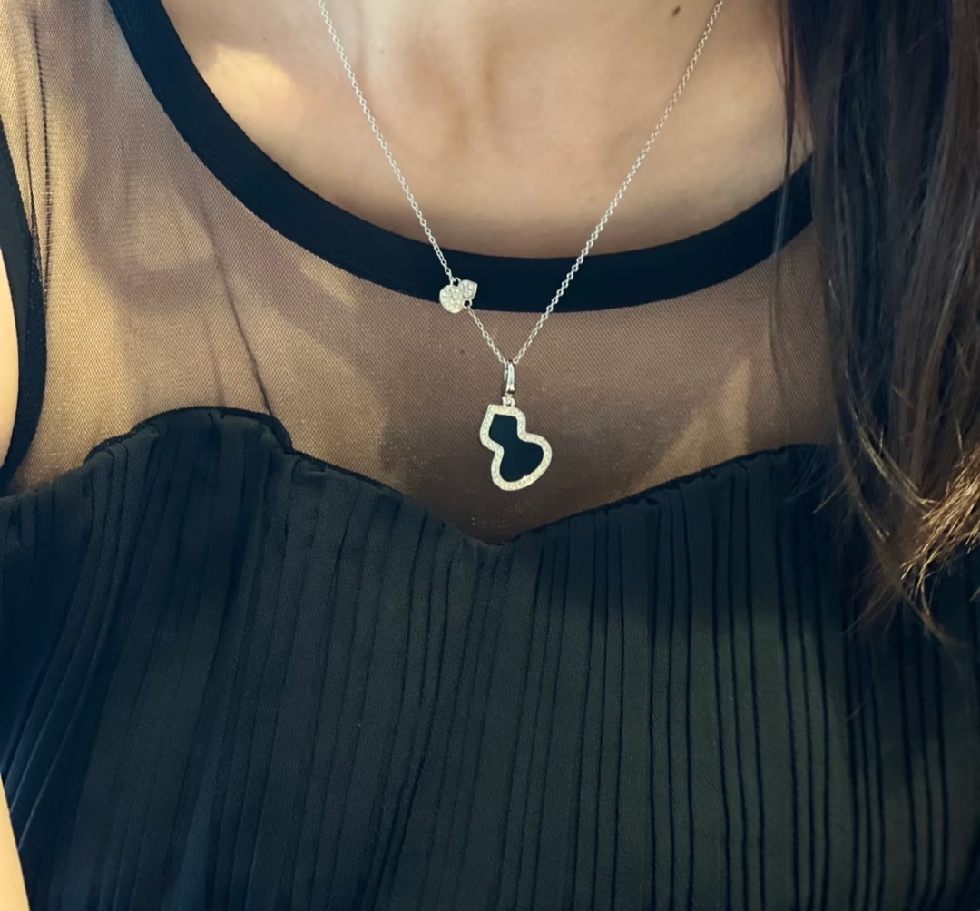 Qeelin Wulu necklace Silver-toned metal black agate clear diamond accents 42cm