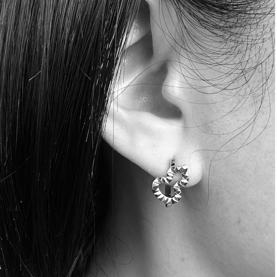 Qeelin Wulu earrings silver sterling silver metal no gemstones 10mm hoop diameter