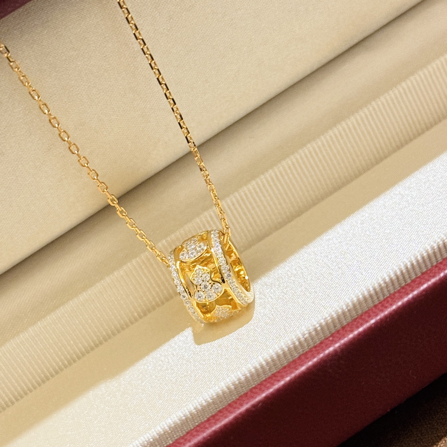 Qeelin Qilin Gourd Small Waist necklace rose gold metal clear diamond stones adjustable