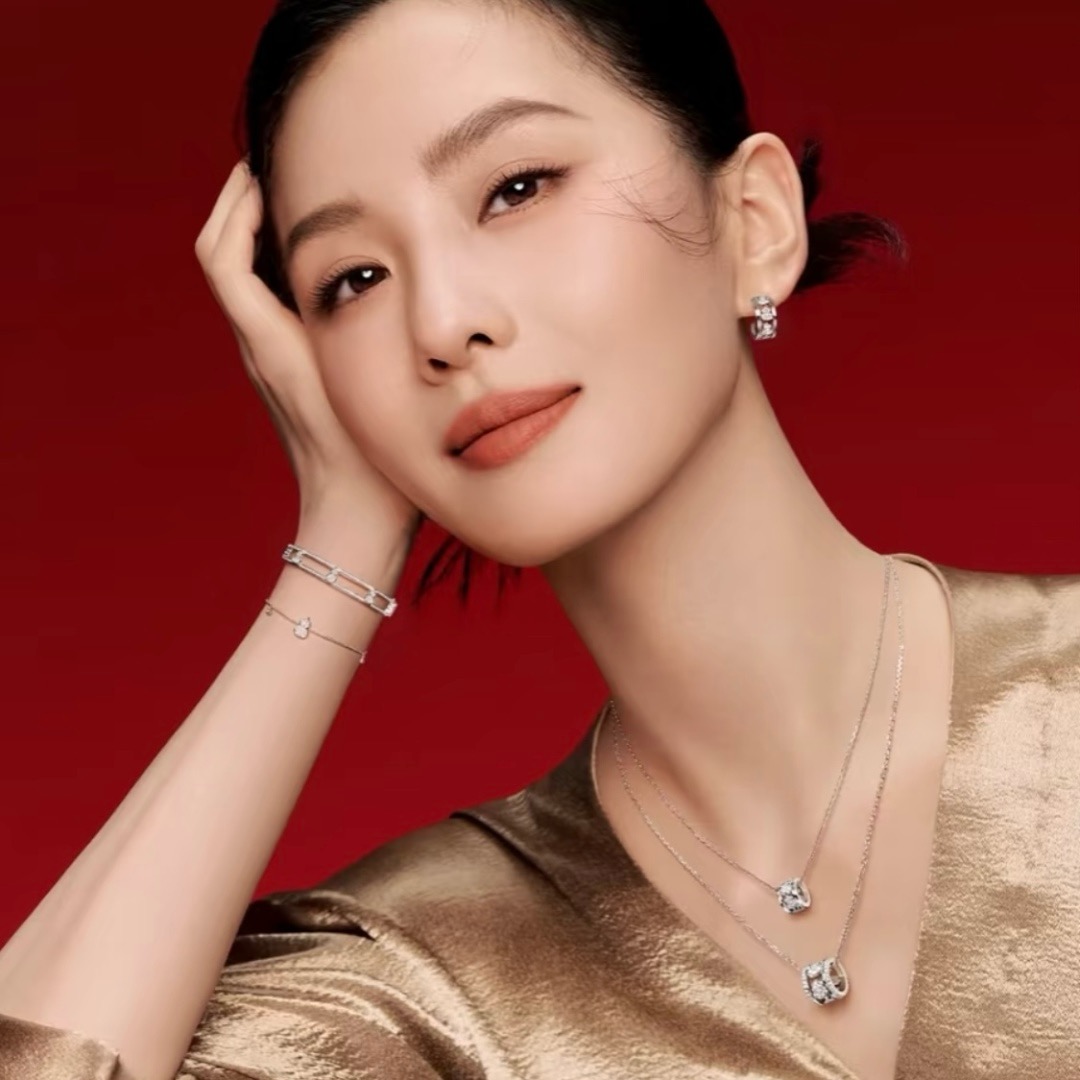 Qeelin Qilin Gourd Small Waist necklace rose gold metal clear diamond stones adjustable